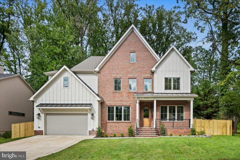 Photo of 2913 N Greencastle Street, ARLINGTON, VA 22207 (MLS # VAAR2075316)