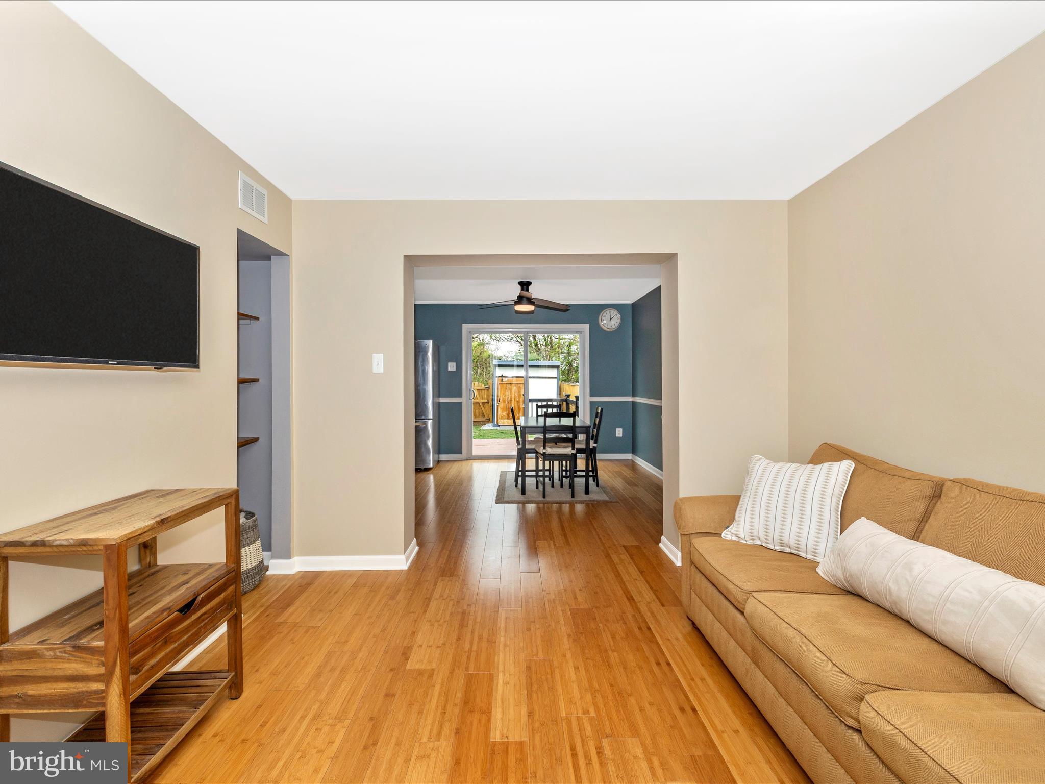 HILLCREST KNOLLS - Residential