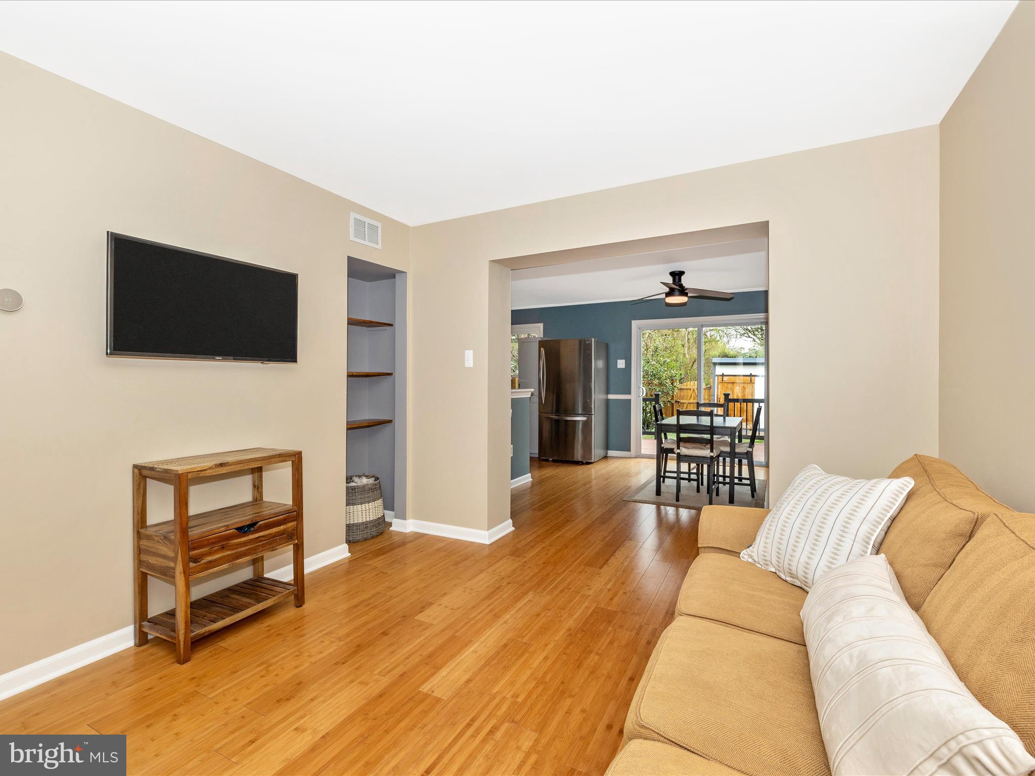 HILLCREST KNOLLS - Residential