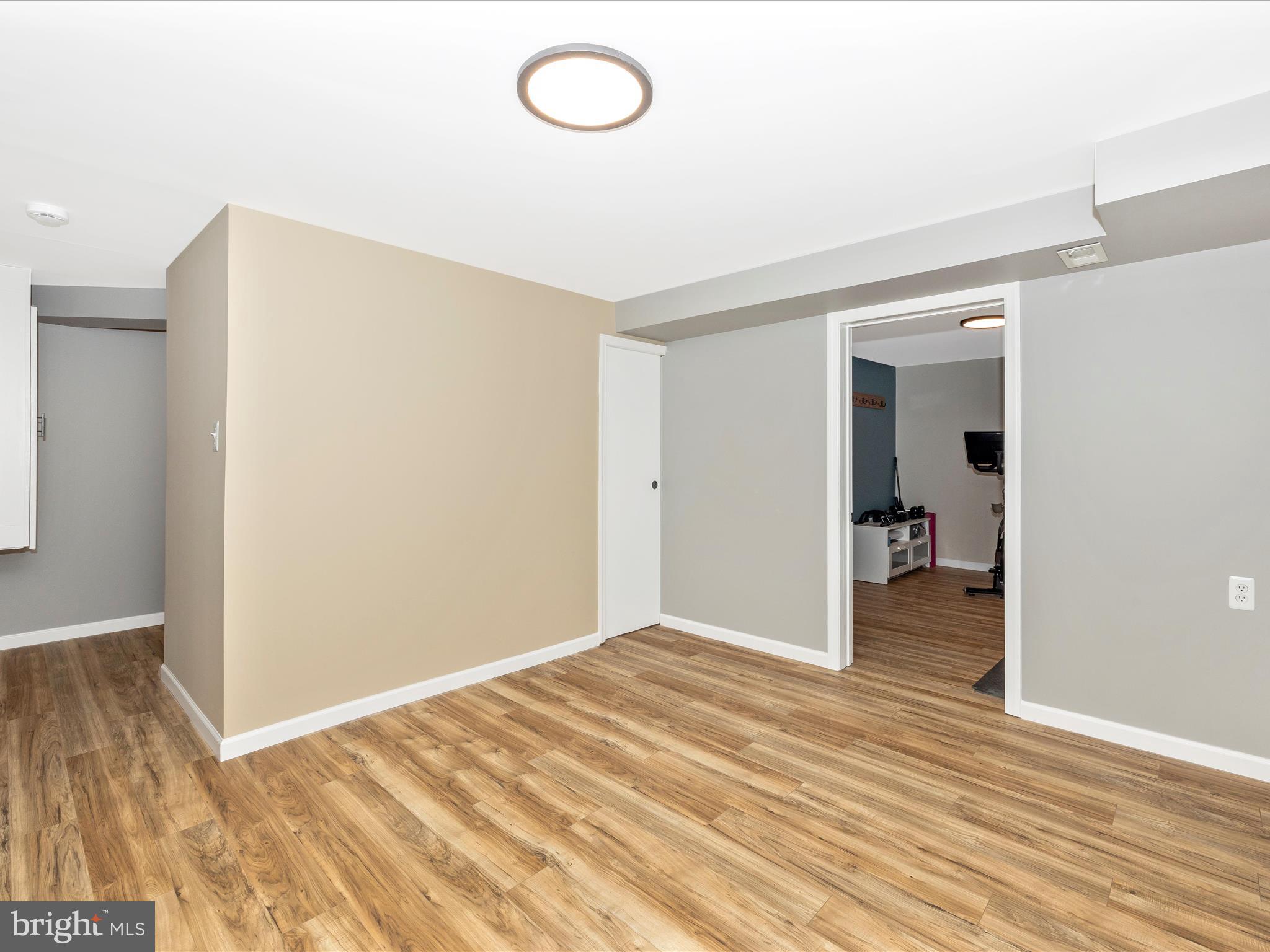 HILLCREST KNOLLS - Residential