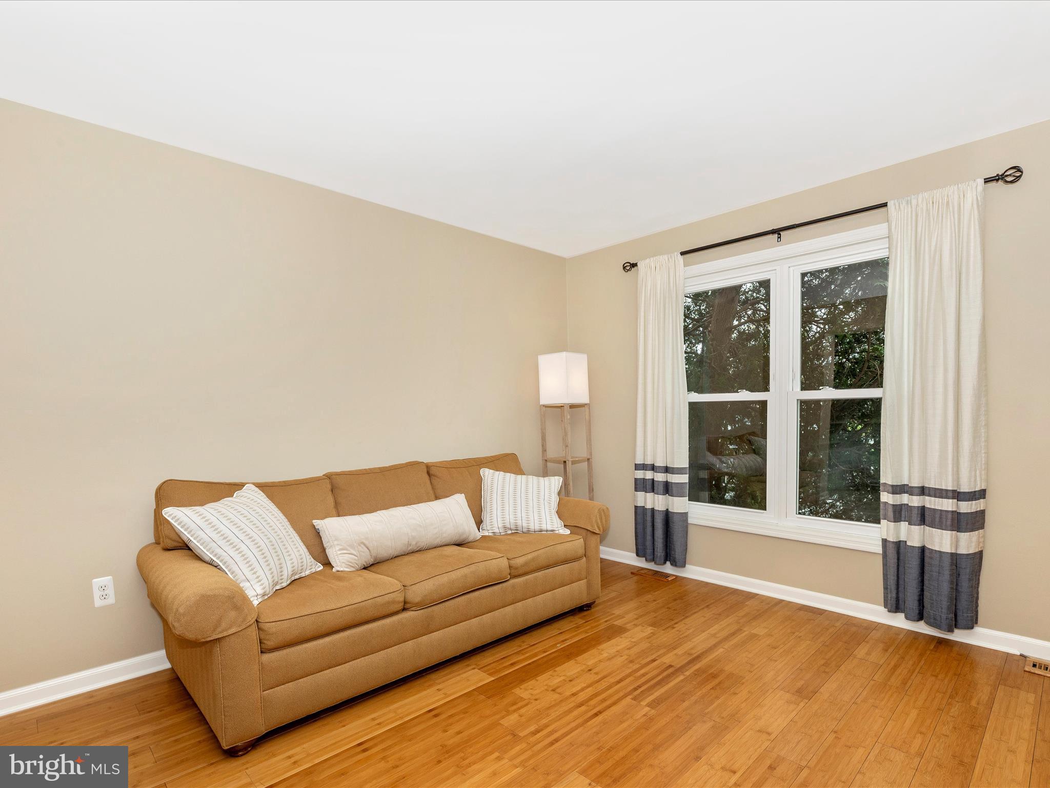 HILLCREST KNOLLS - Residential