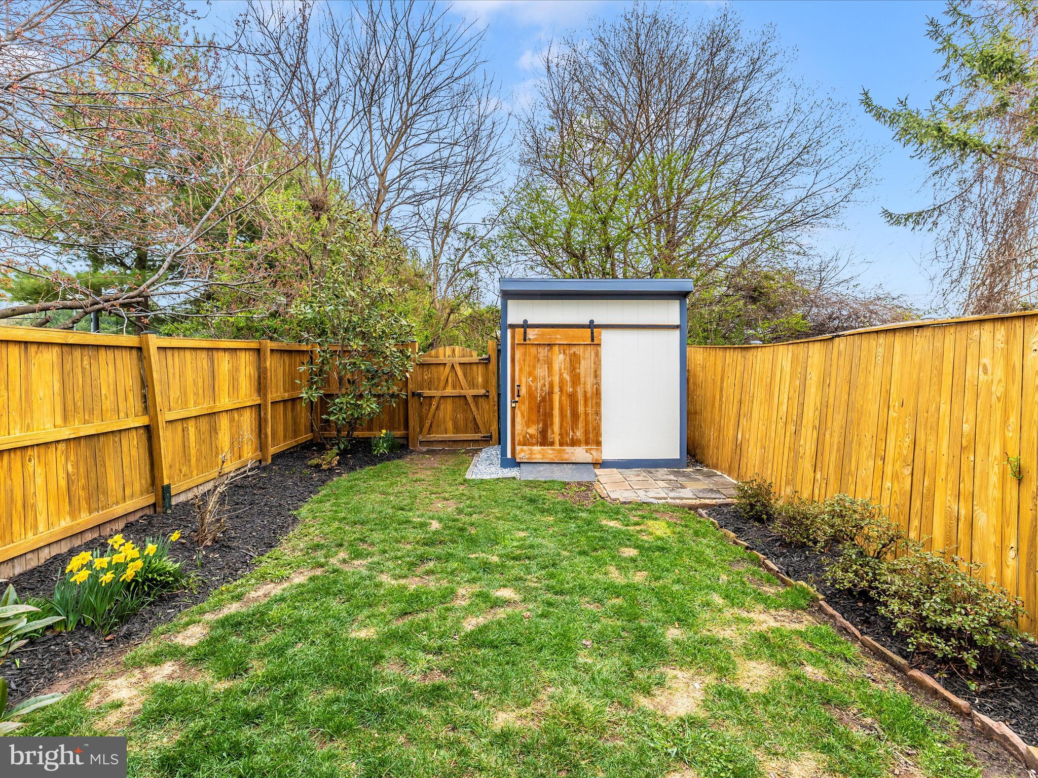 HILLCREST KNOLLS - Residential