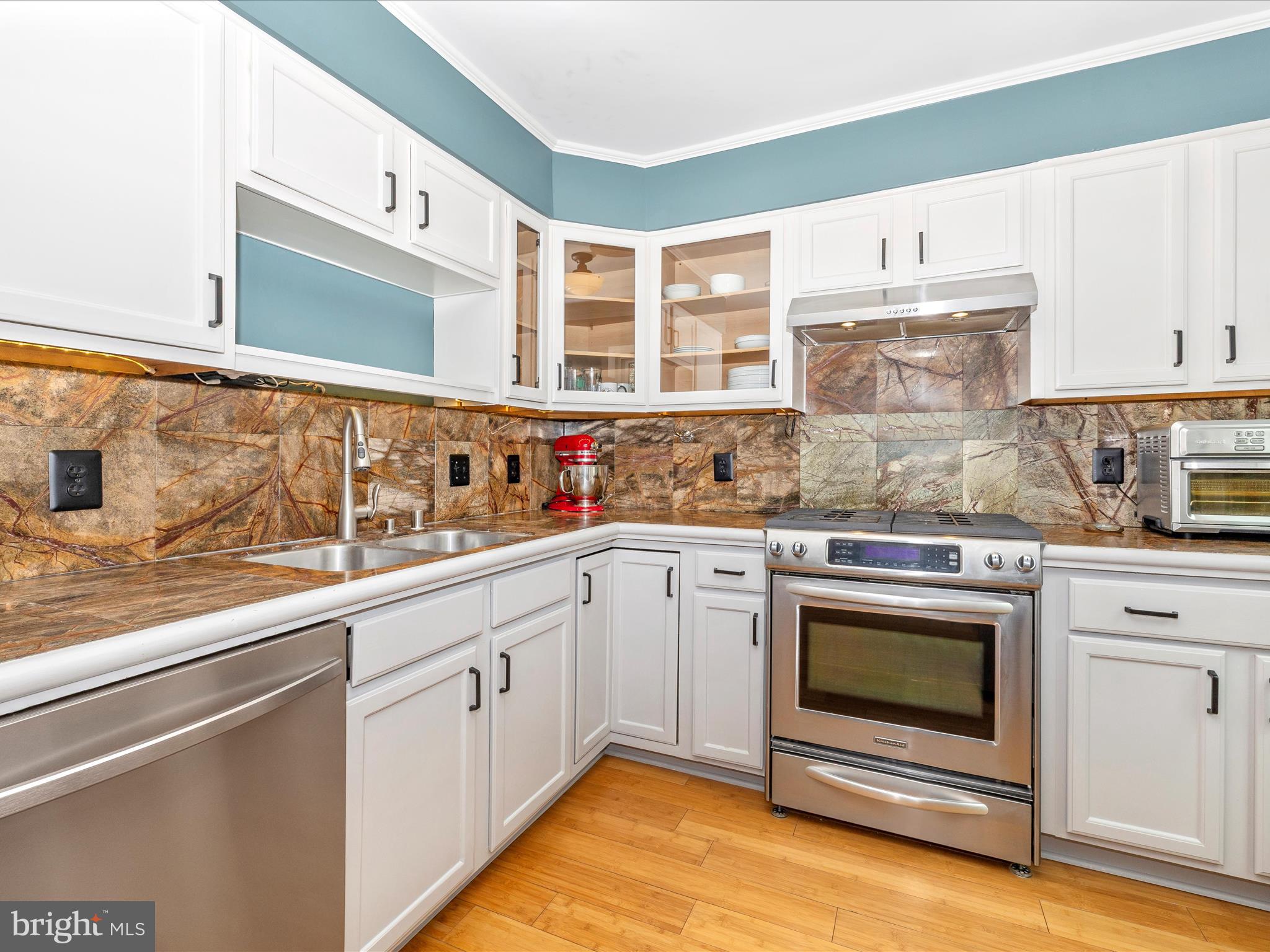 HILLCREST KNOLLS - Residential