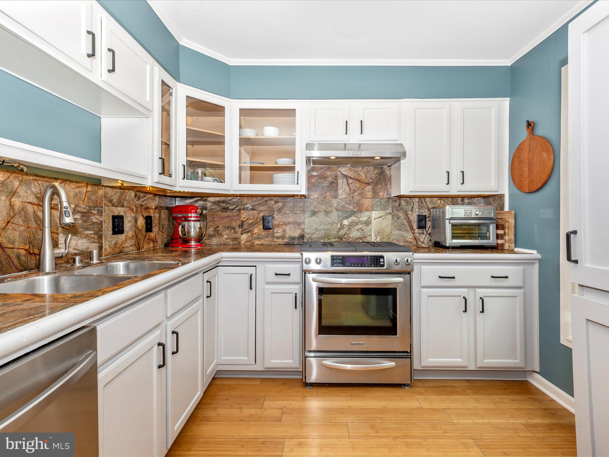 HILLCREST KNOLLS - Residential