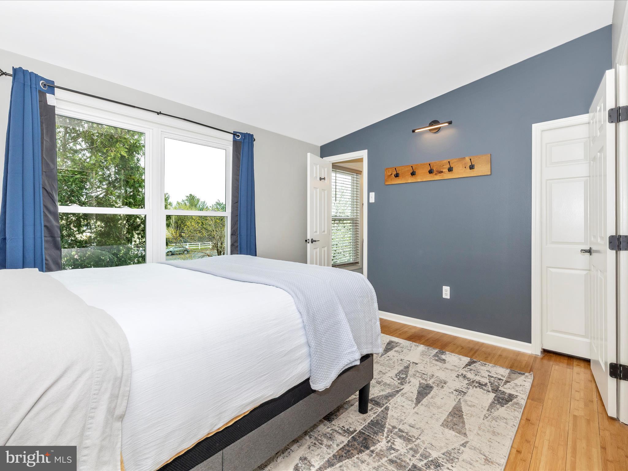 HILLCREST KNOLLS - Residential