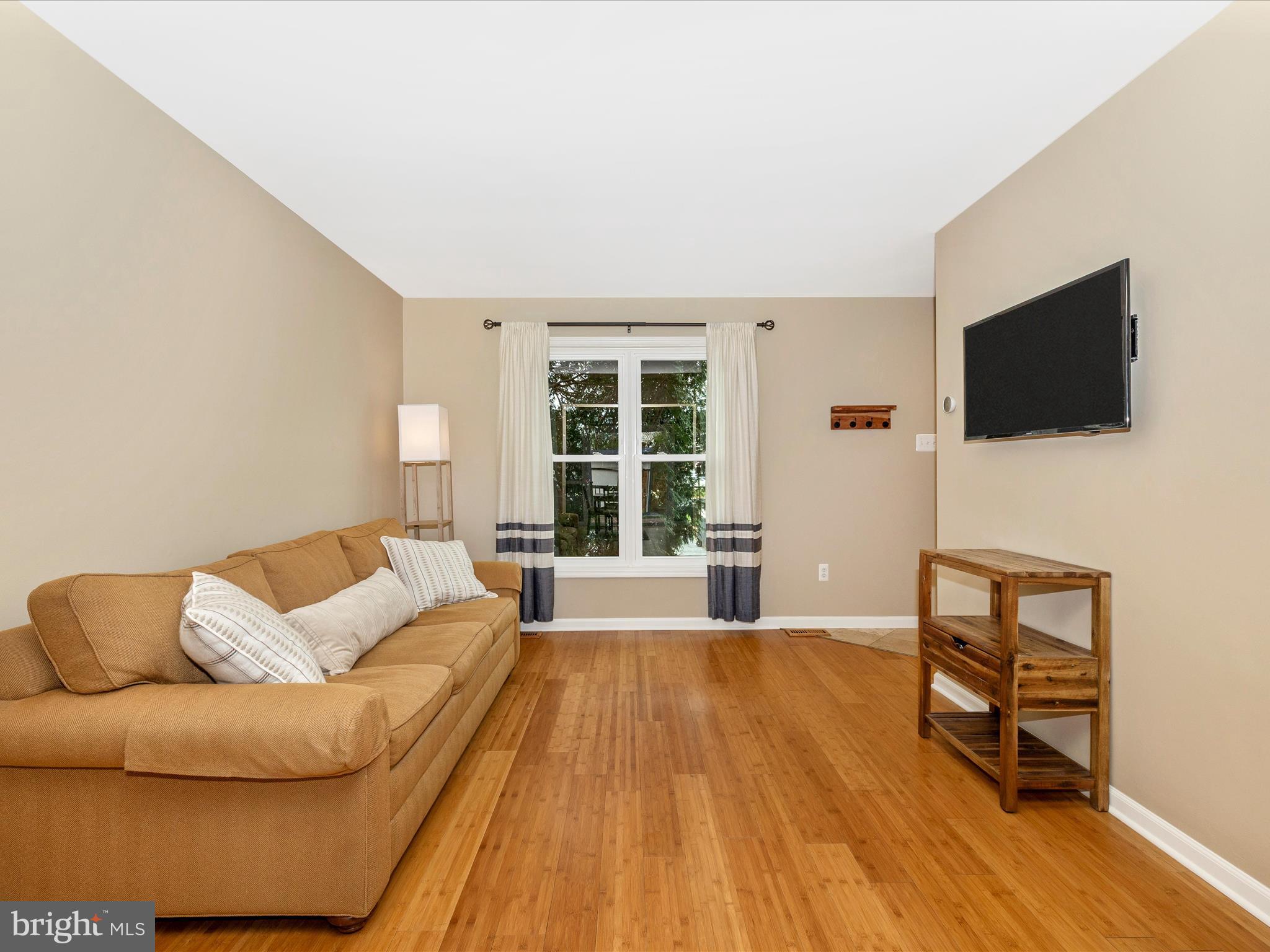 HILLCREST KNOLLS - Residential