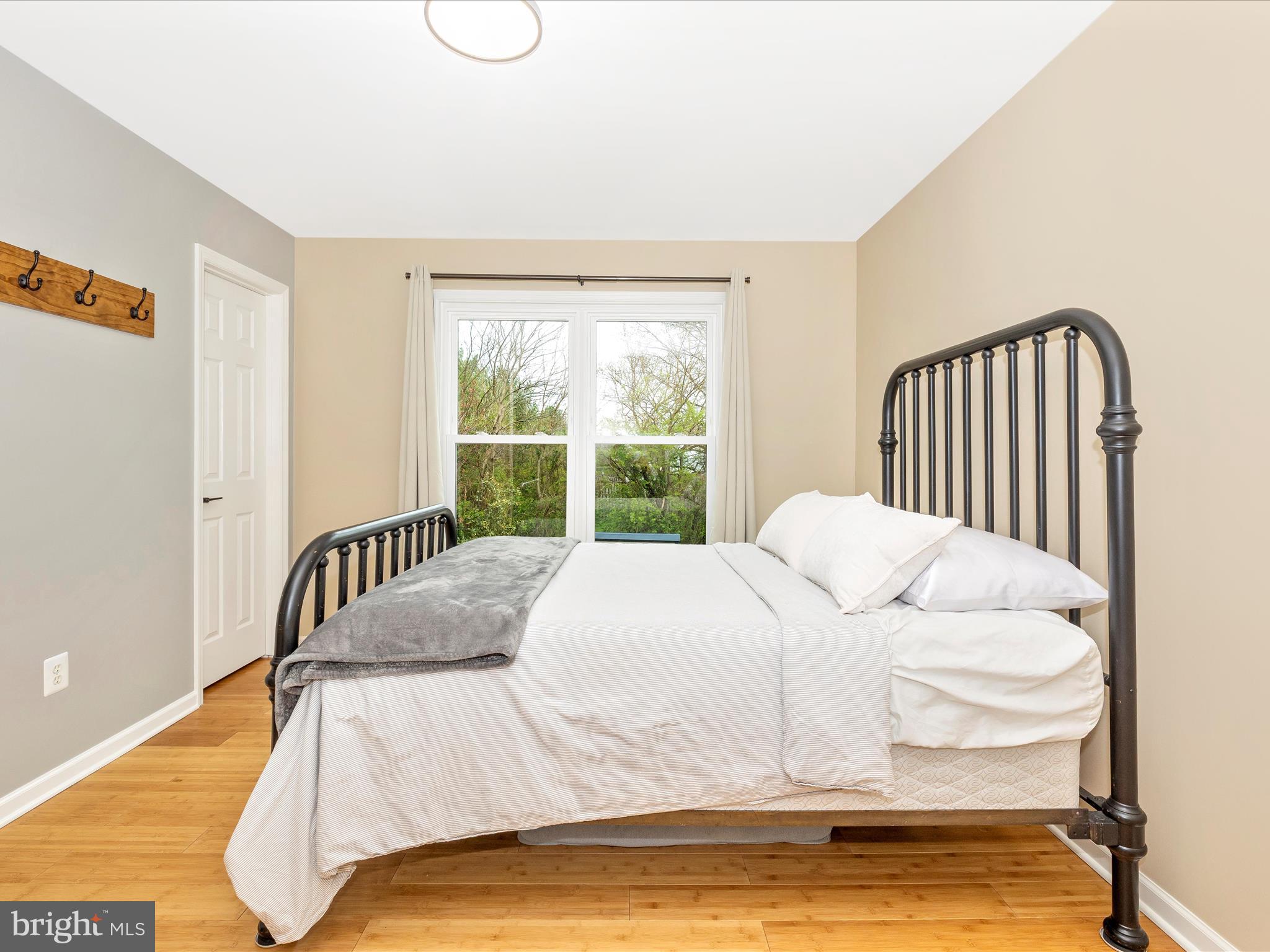 HILLCREST KNOLLS - Residential