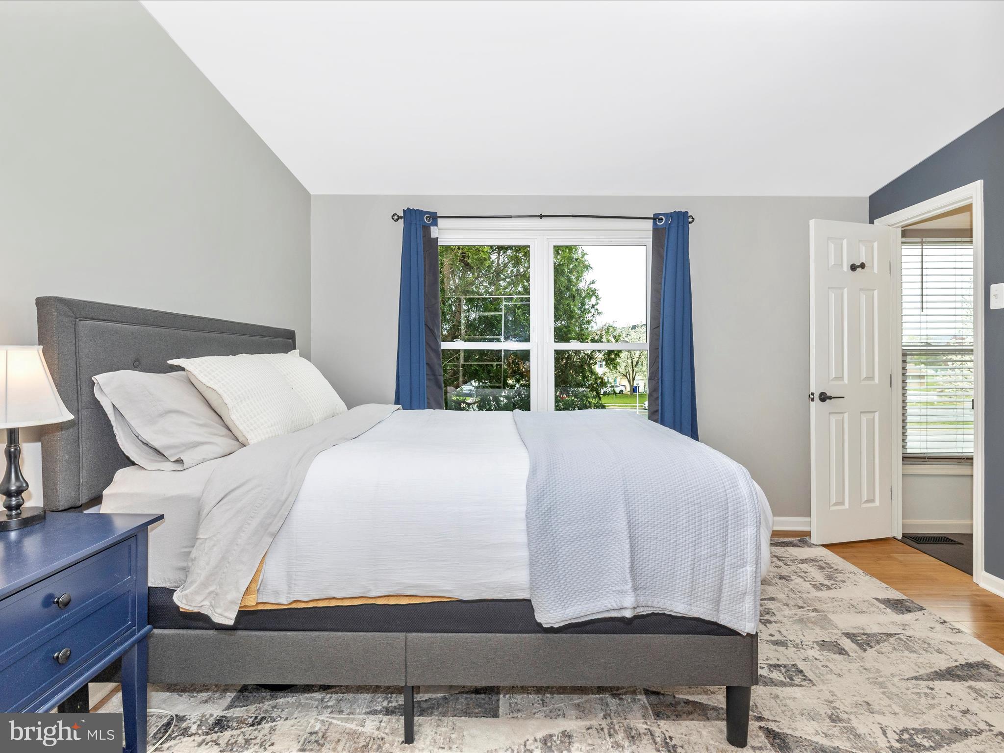 HILLCREST KNOLLS - Residential