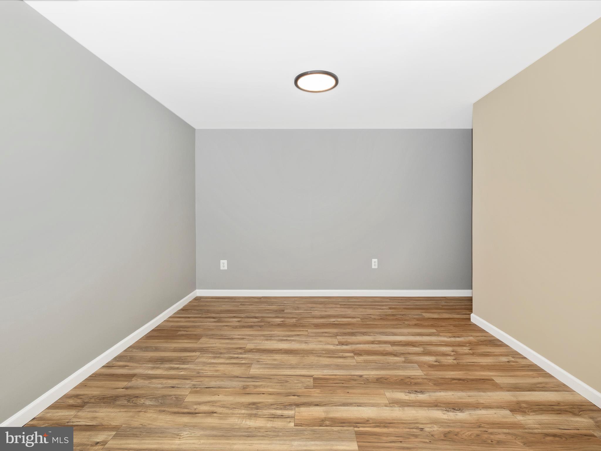 HILLCREST KNOLLS - Residential