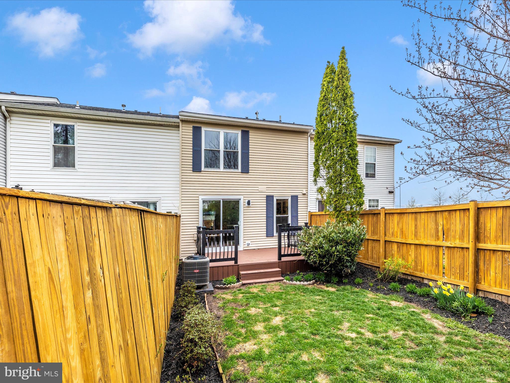 HILLCREST KNOLLS - Residential