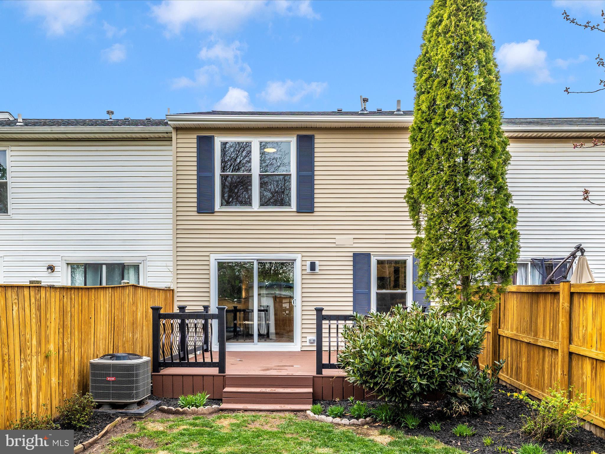 HILLCREST KNOLLS - Residential