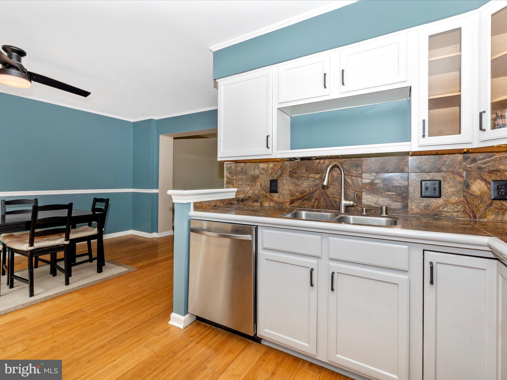 HILLCREST KNOLLS - Residential