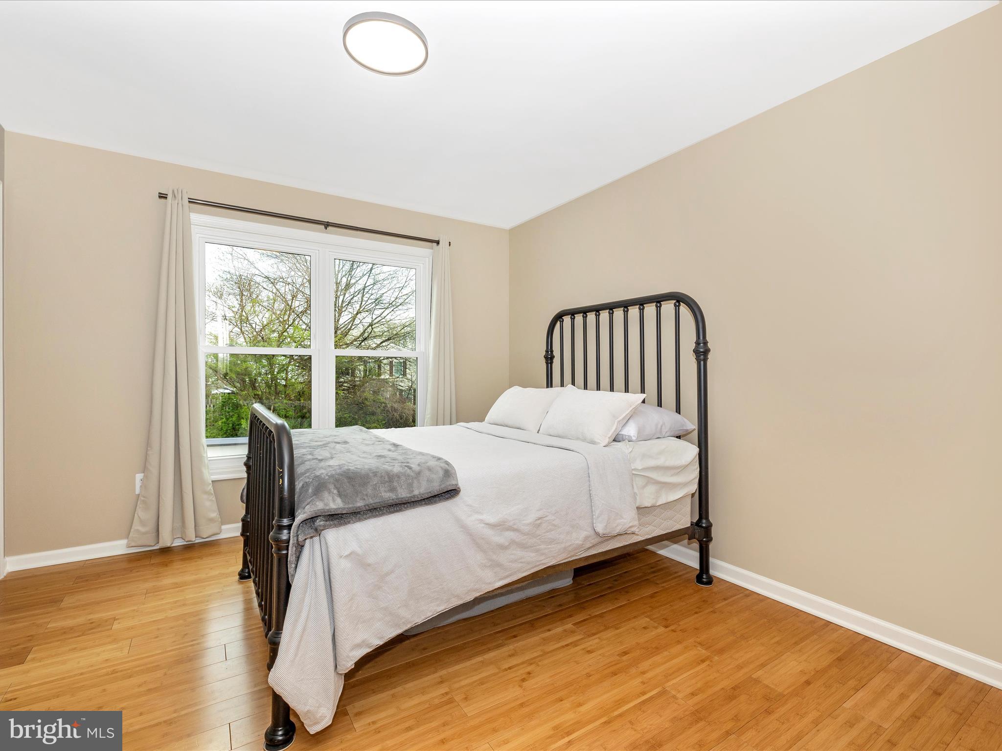 HILLCREST KNOLLS - Residential