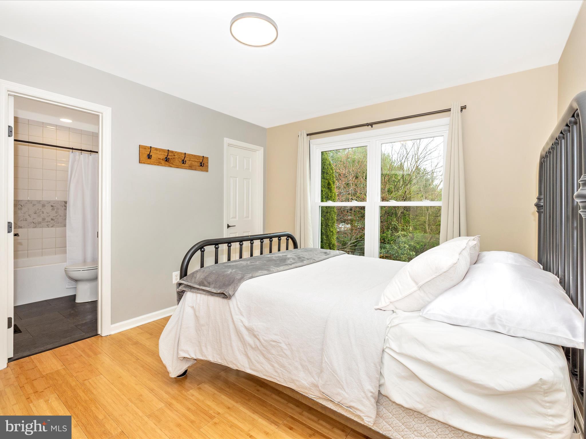 HILLCREST KNOLLS - Residential