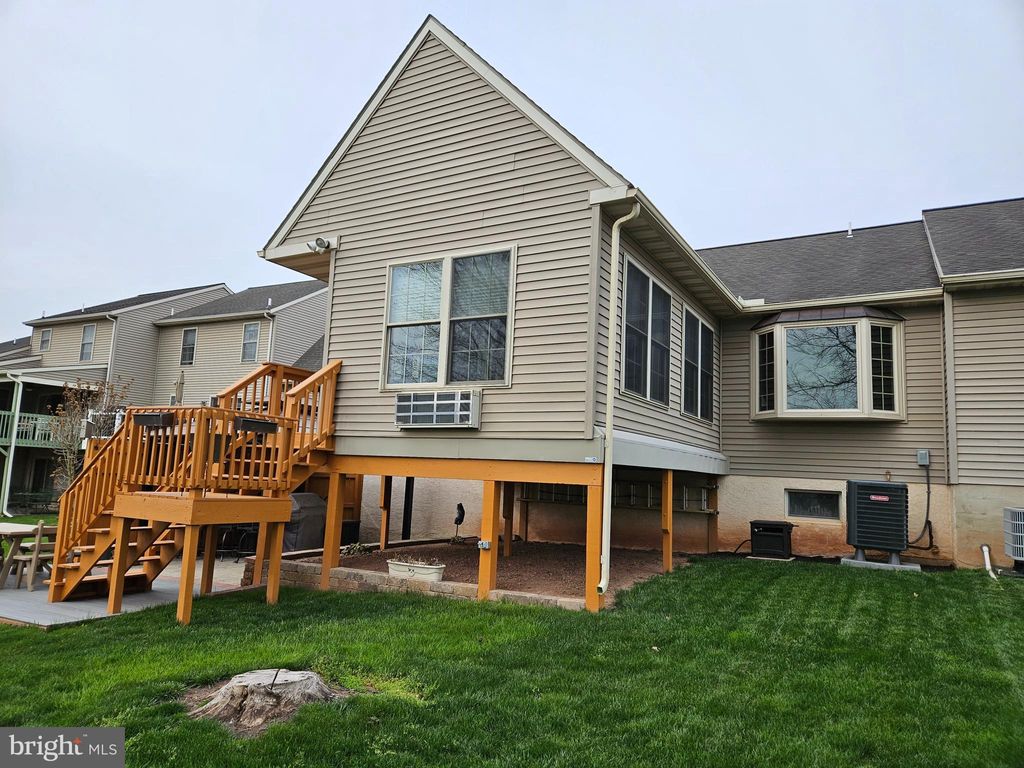 Photo of 129 WYNEBERRY DR, EPHRATA, PA 17522 (MLS # PALA2033546)