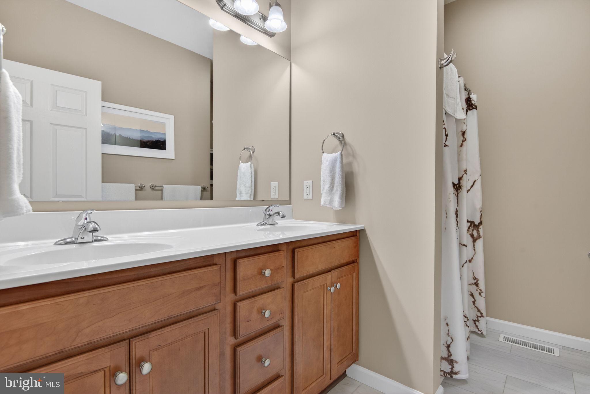 VILLAS AT ELM TREE - Residential