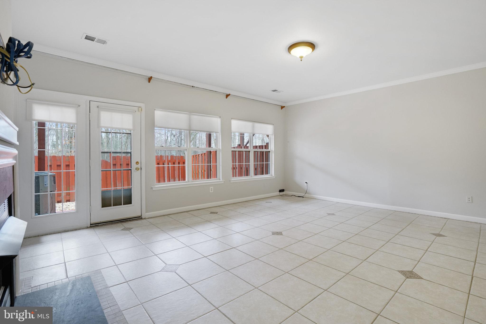 ISLAND CREEK - Residential