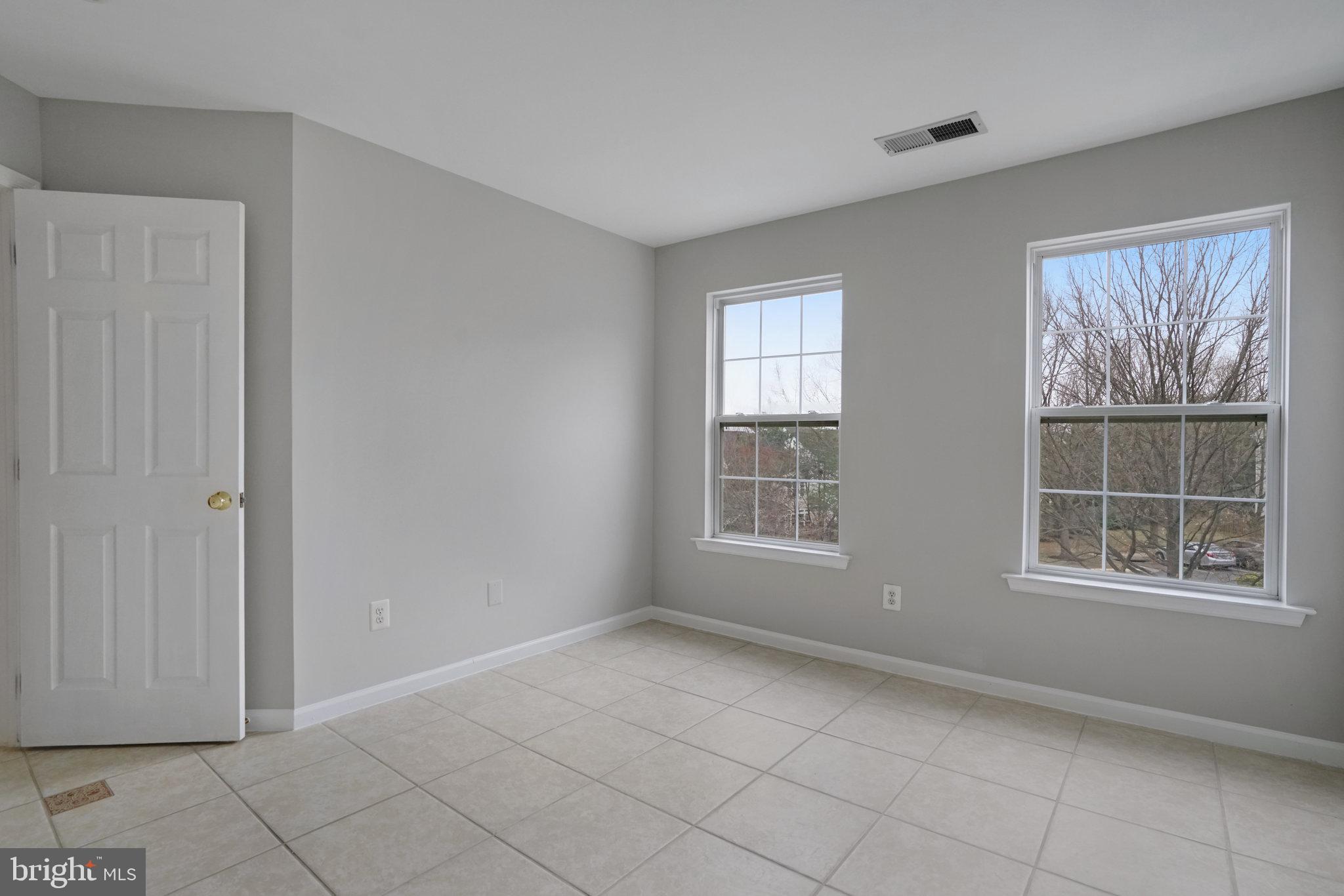 ISLAND CREEK - Residential