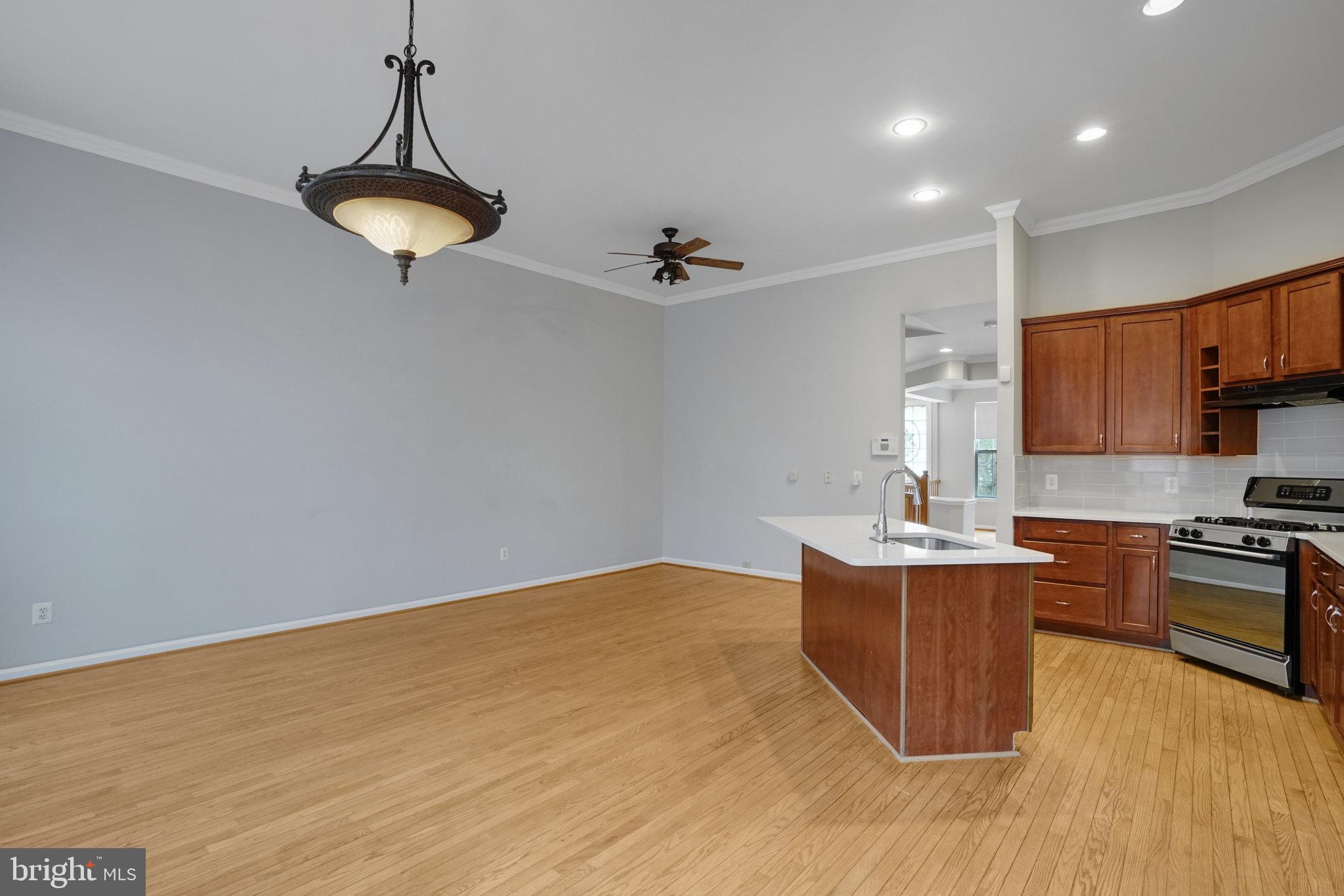 ISLAND CREEK - Residential