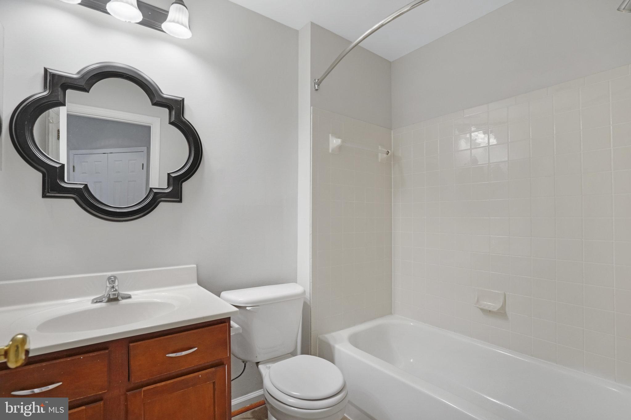 ISLAND CREEK - Residential