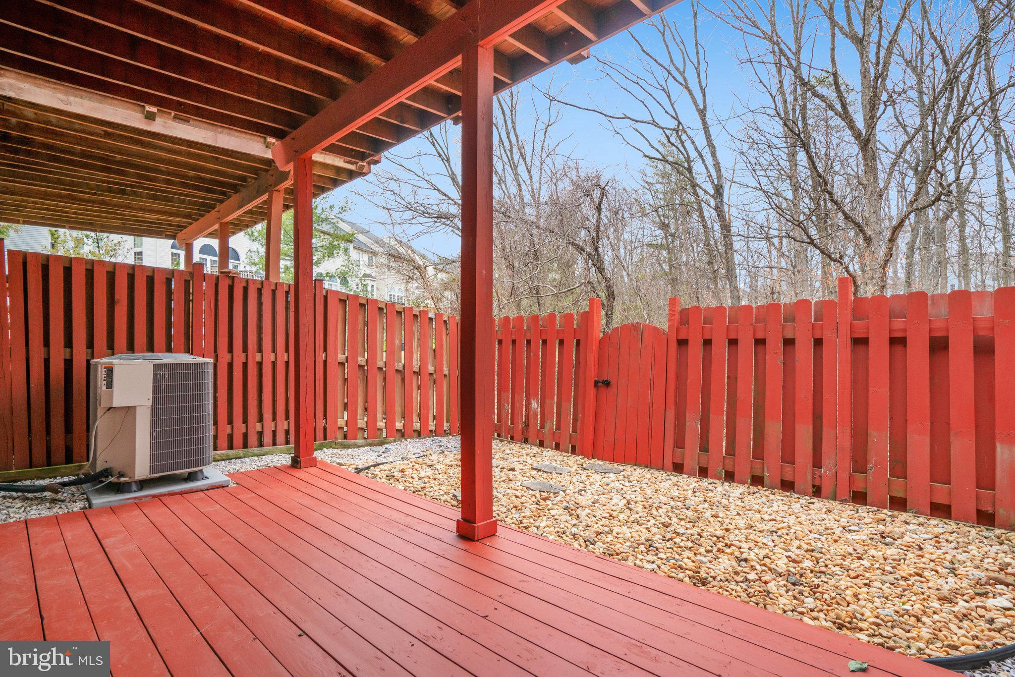 ISLAND CREEK - Residential