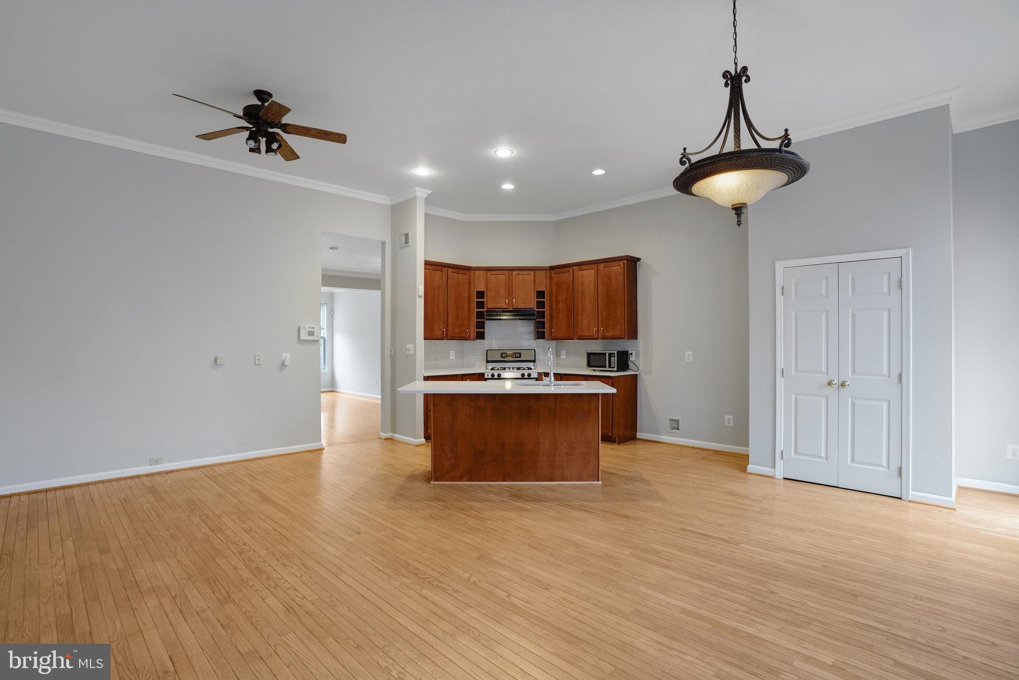 ISLAND CREEK - Residential