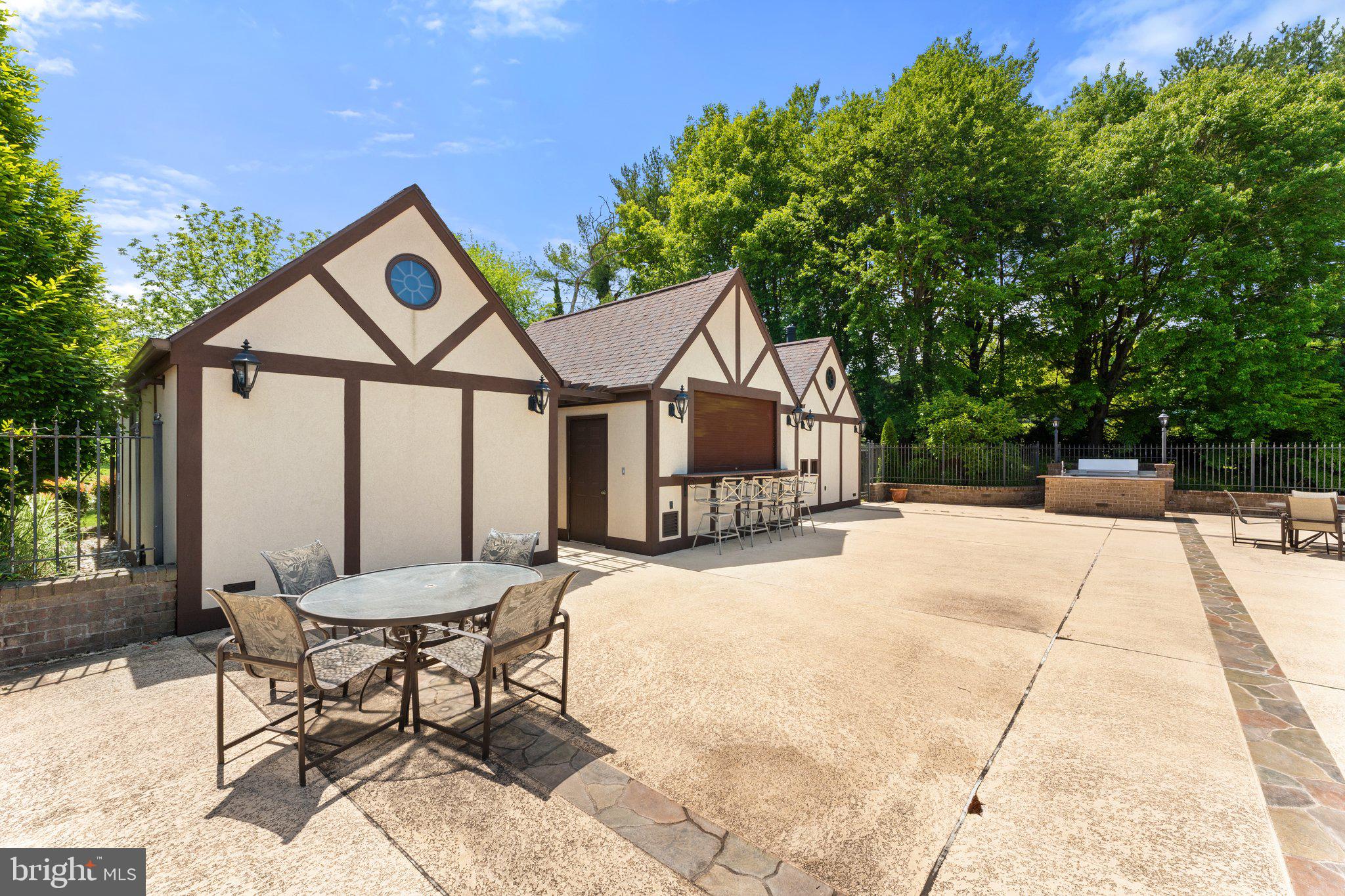 LEETON - Residential