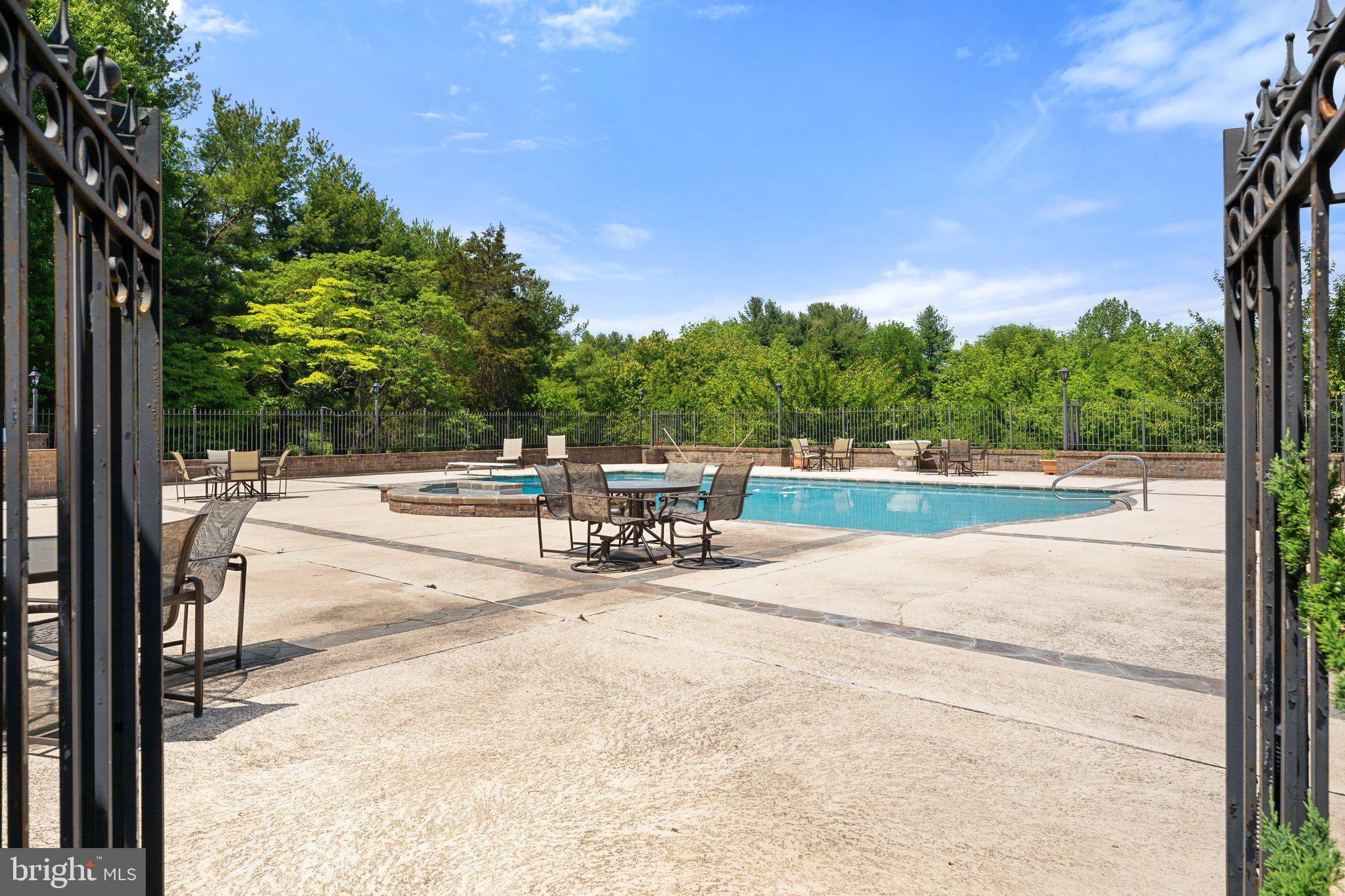 LEETON - Residential