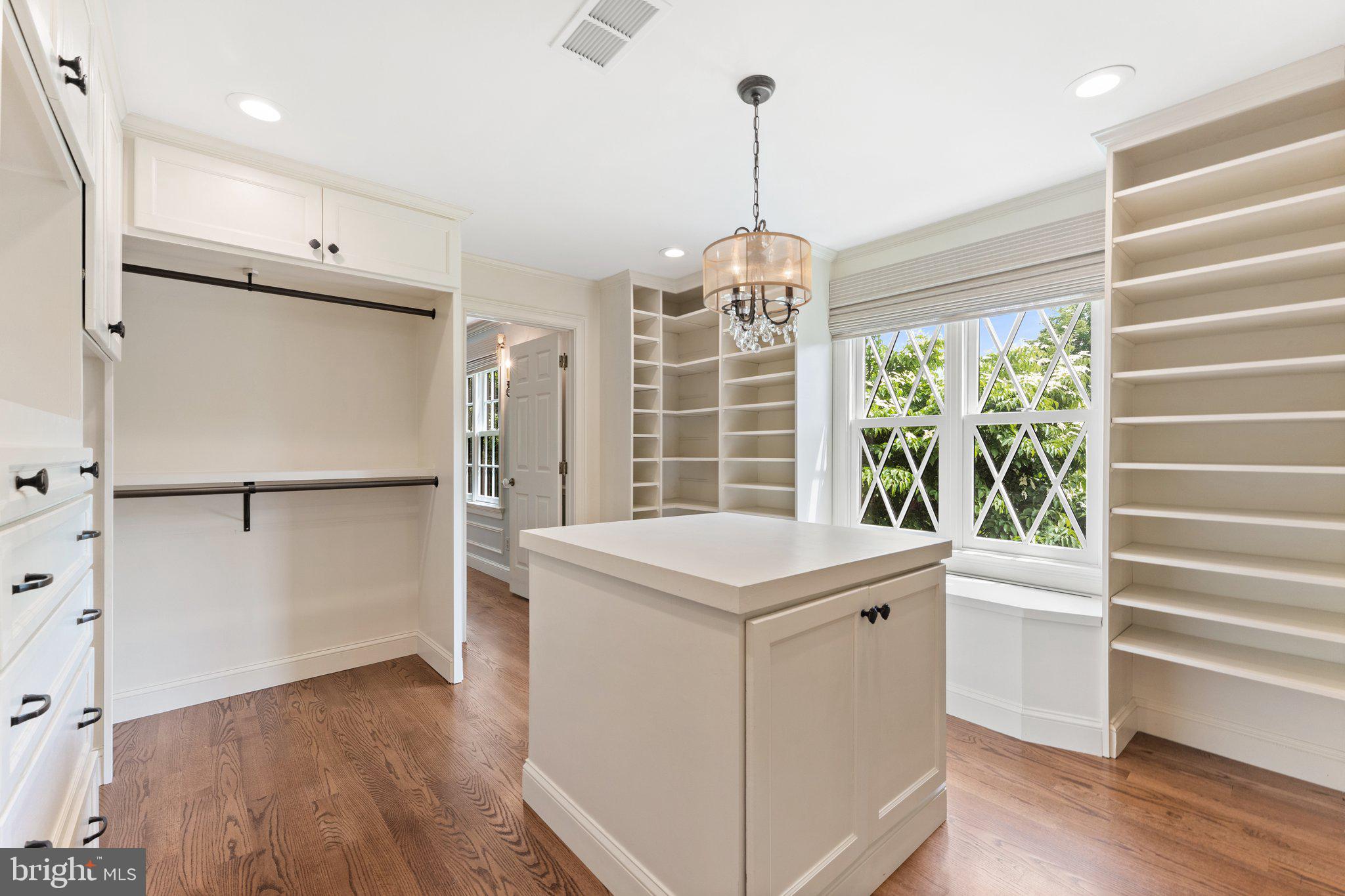 LEETON - Residential