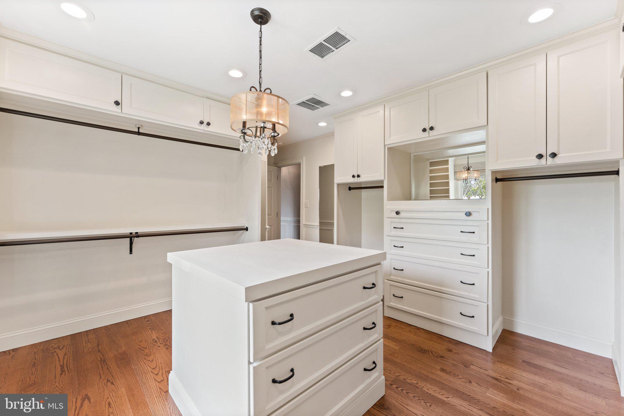 LEETON - Residential