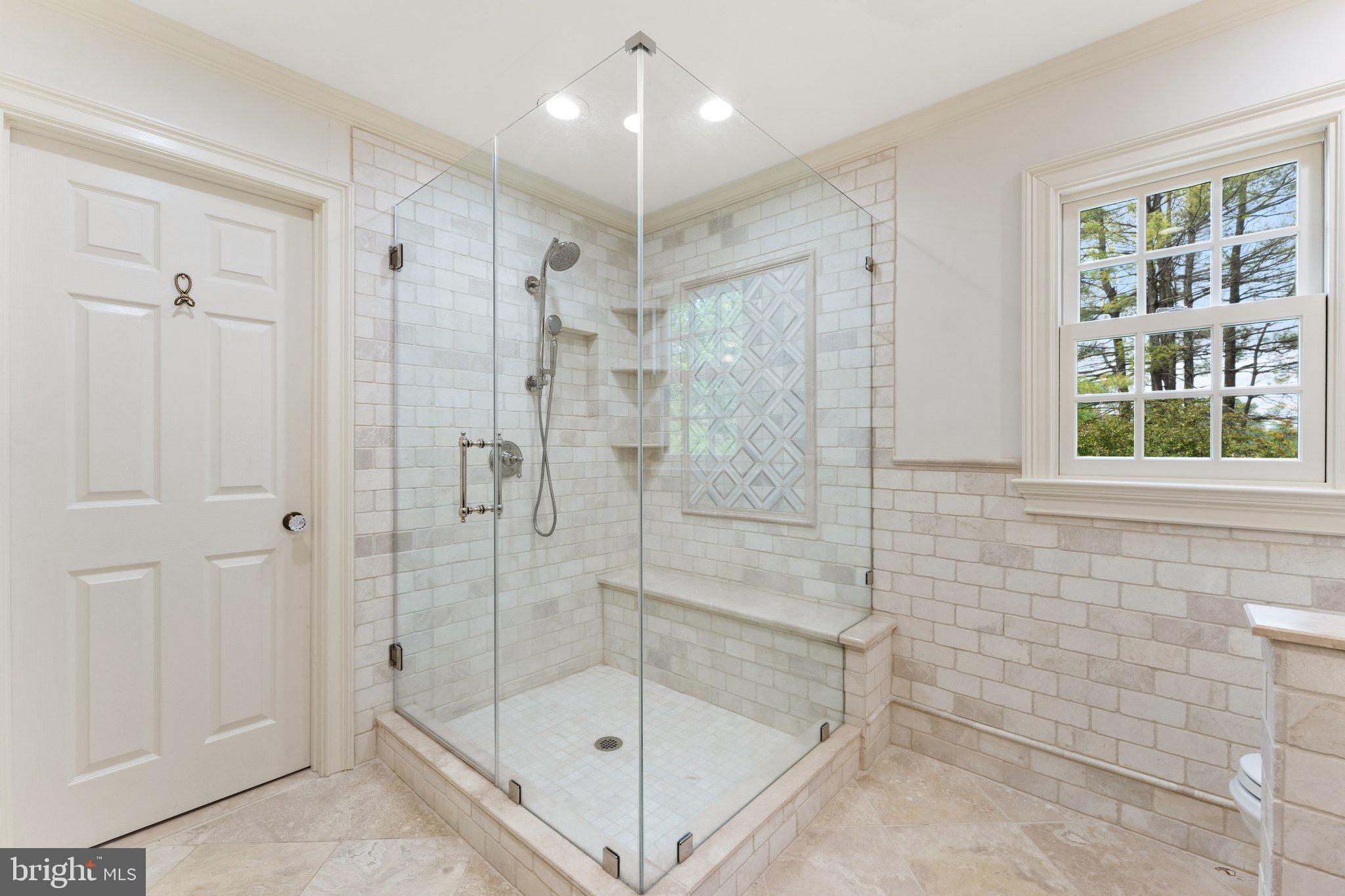 LEETON - Residential