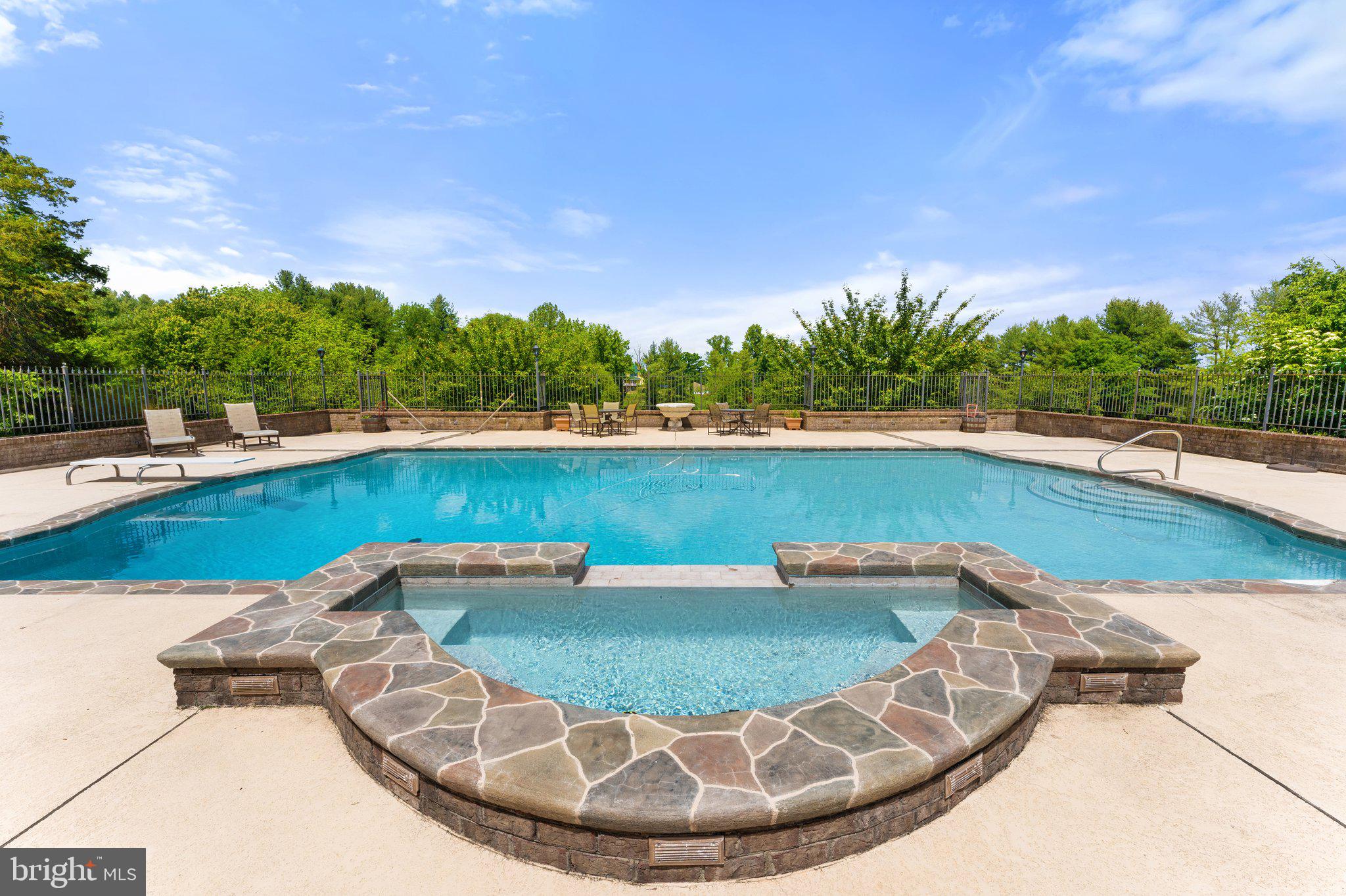 LEETON - Residential