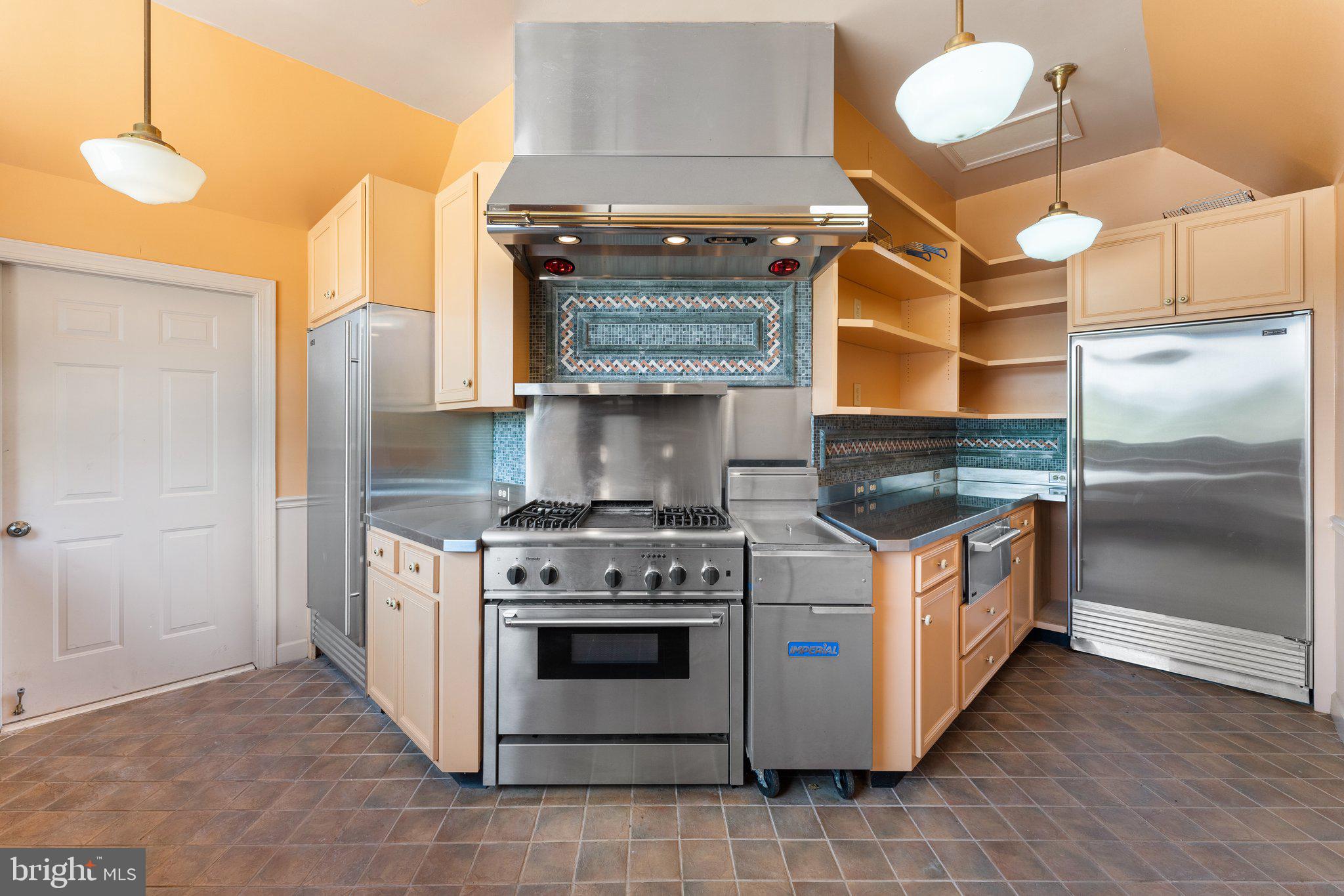 LEETON - Residential