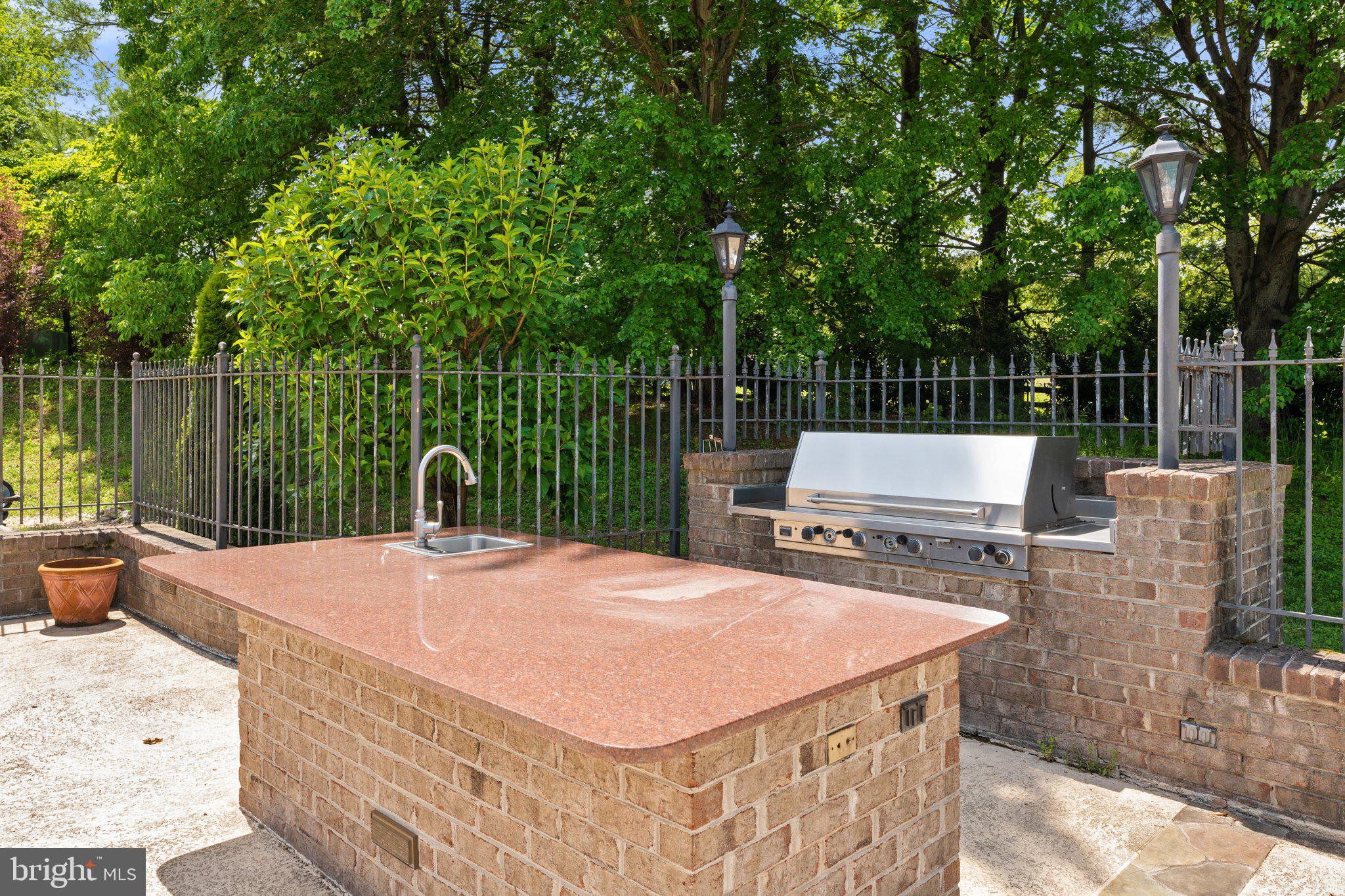 LEETON - Residential