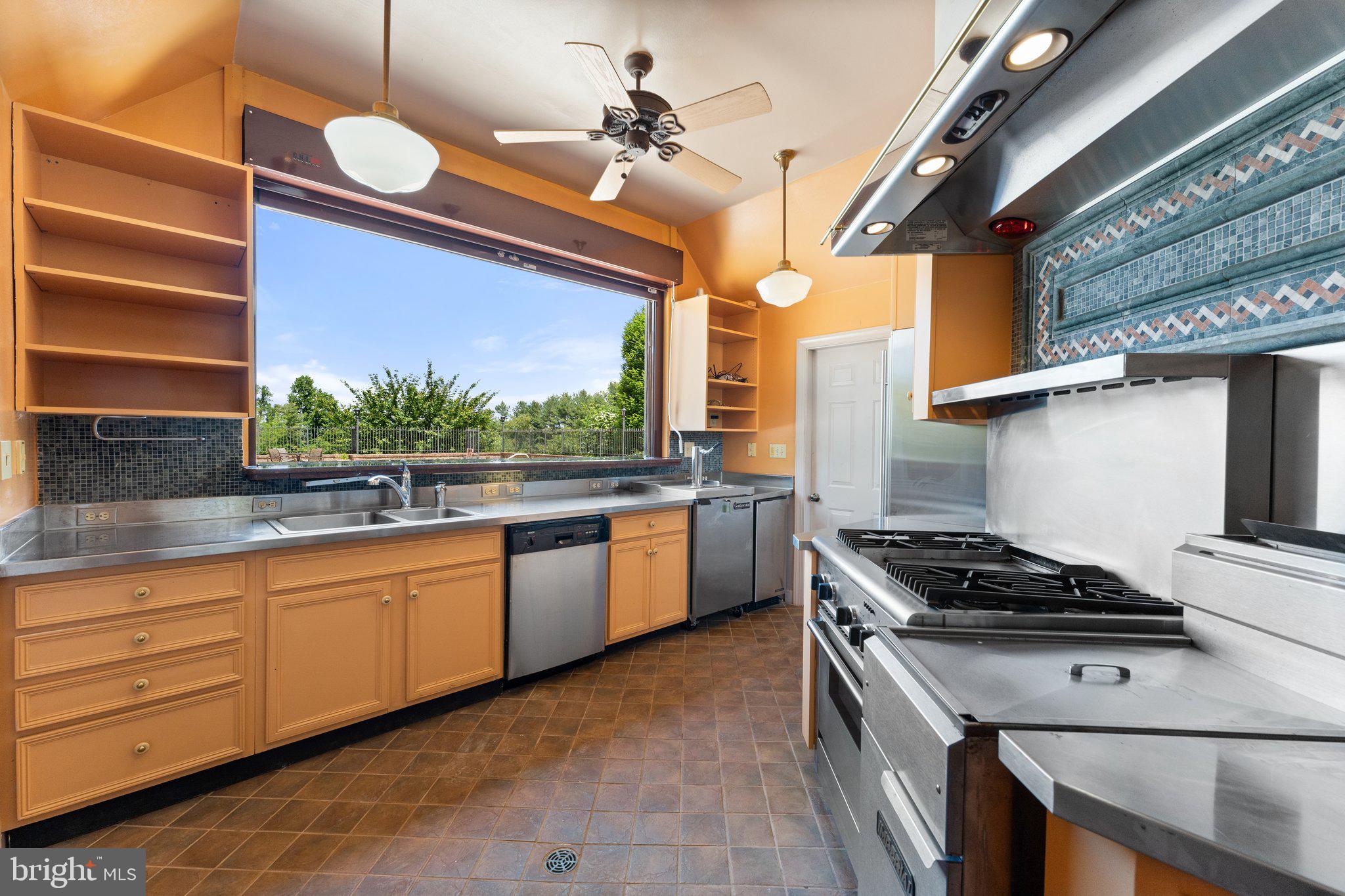 LEETON - Residential