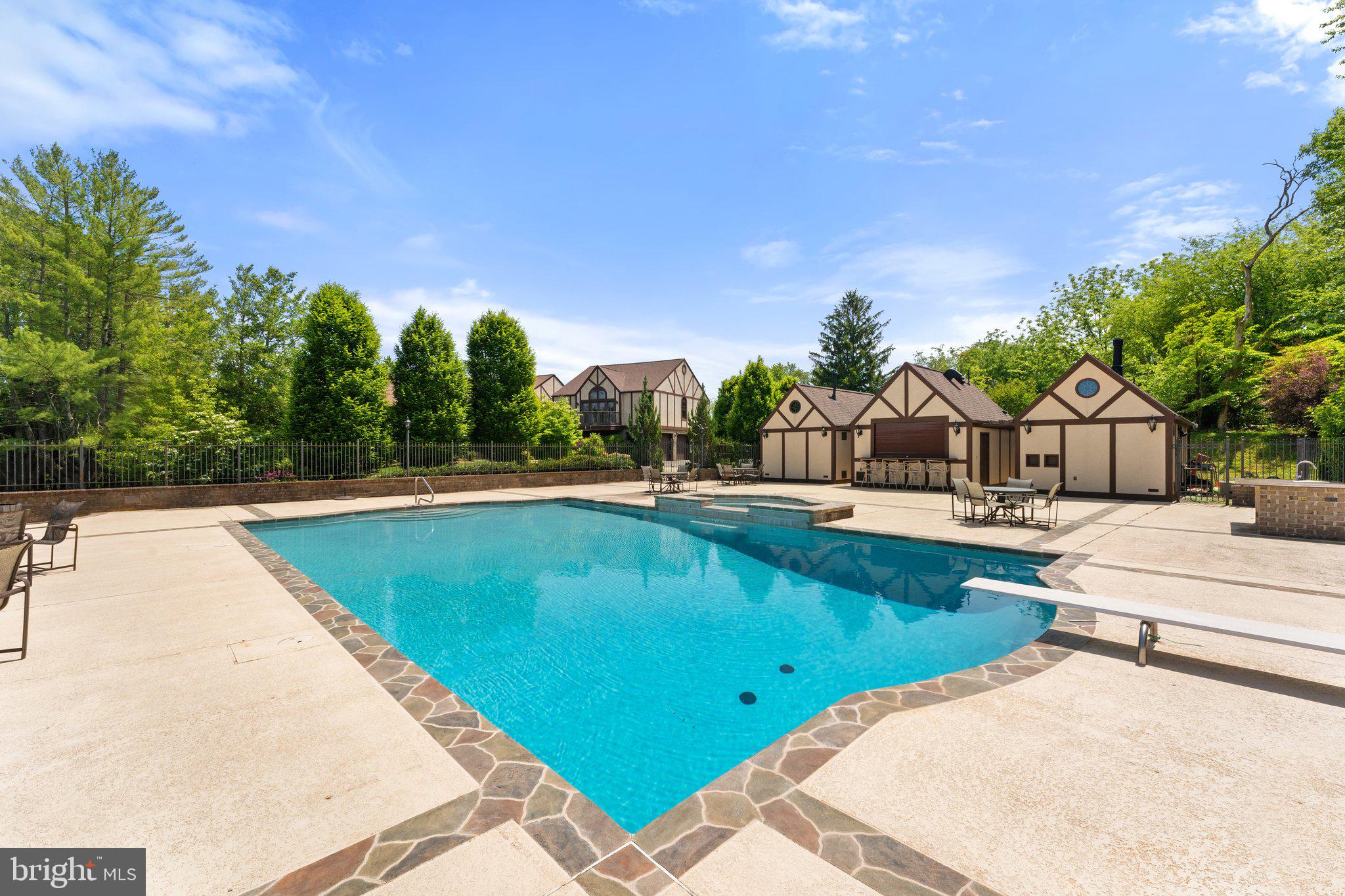 LEETON - Residential