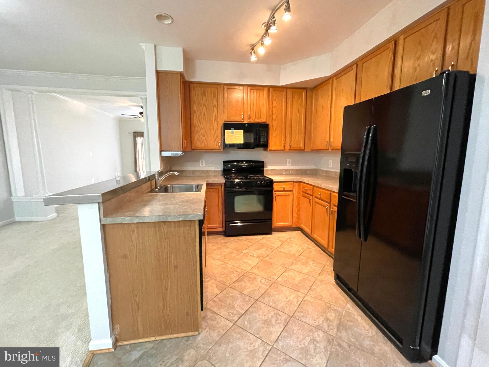 PRINCE WILLIAM COMMONS - Residential Lease