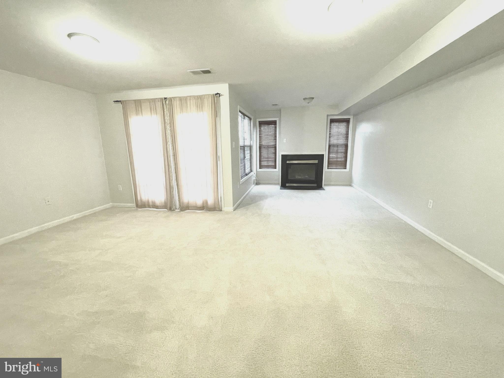 PRINCE WILLIAM COMMONS - Residential Lease