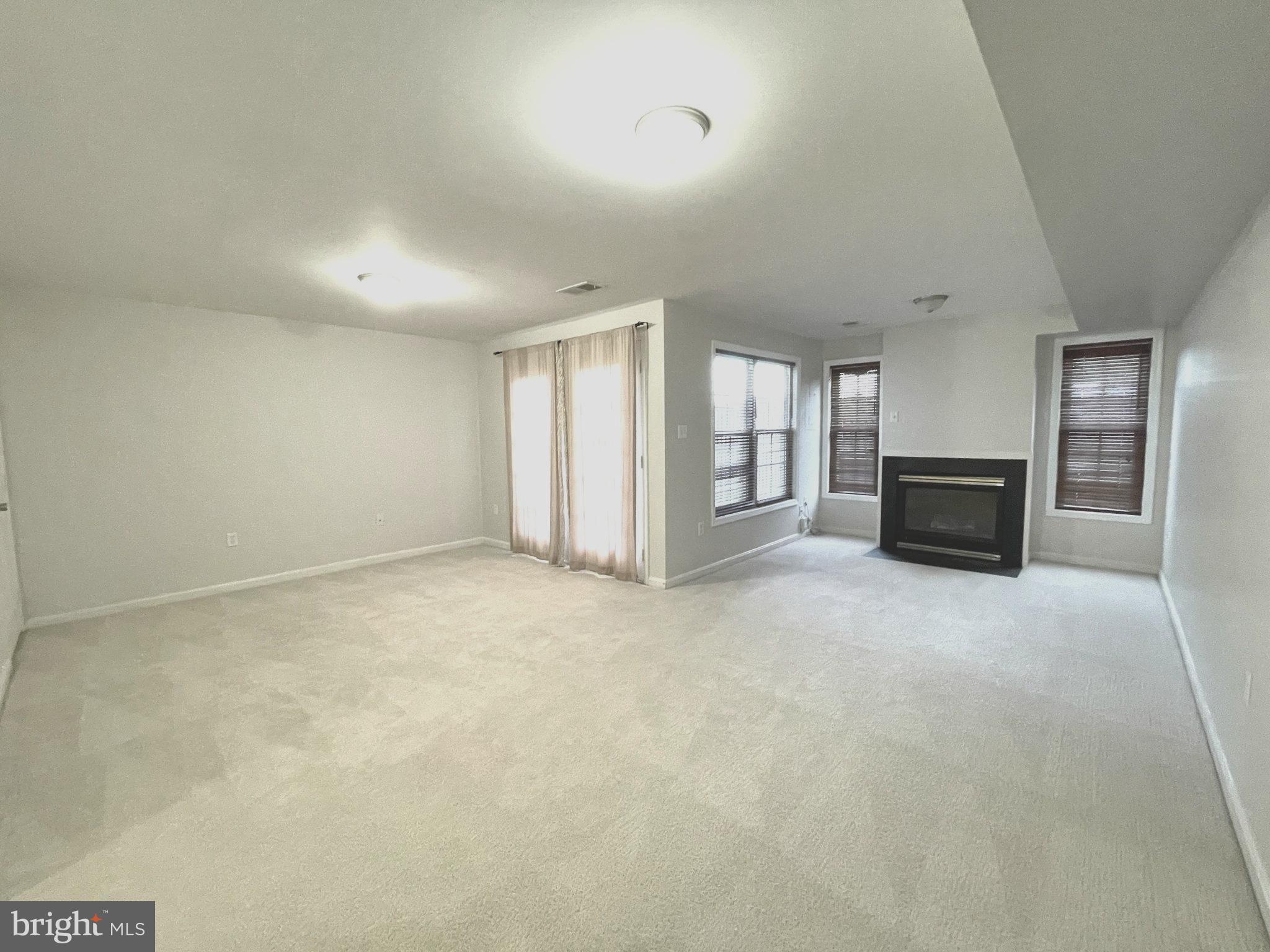 PRINCE WILLIAM COMMONS - Residential Lease