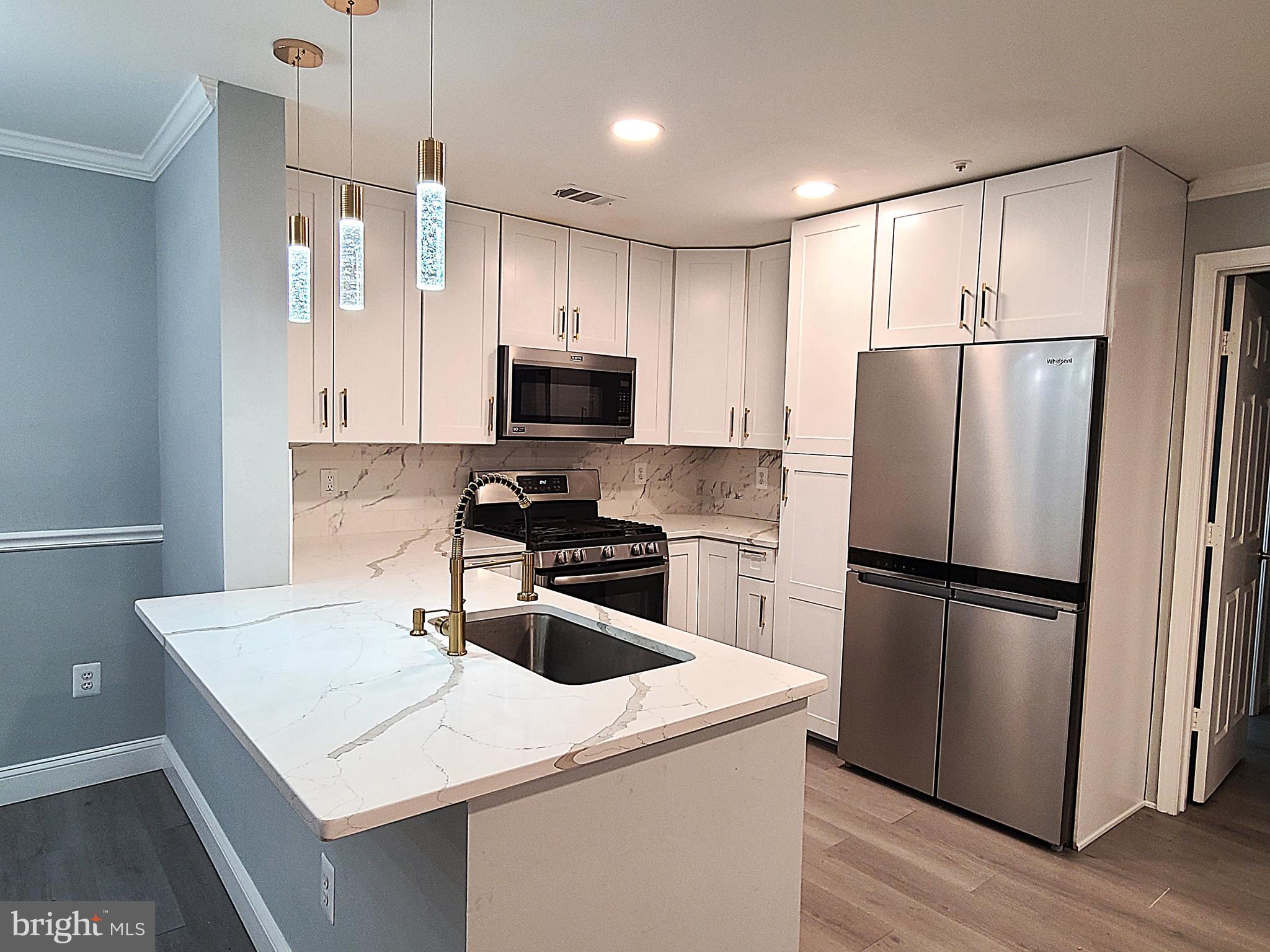 SUMMERHOUSE II CONDO - Residential