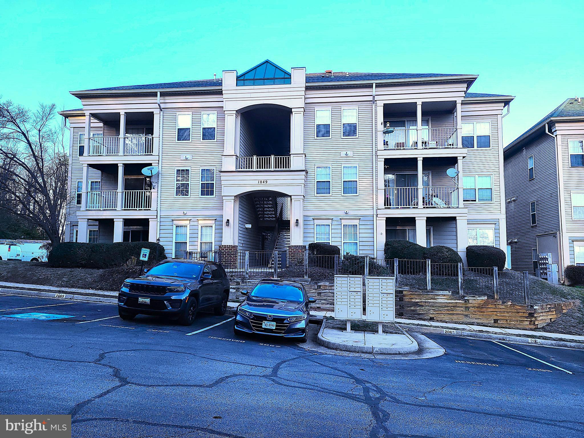 SUMMERHOUSE II CONDO - Residential