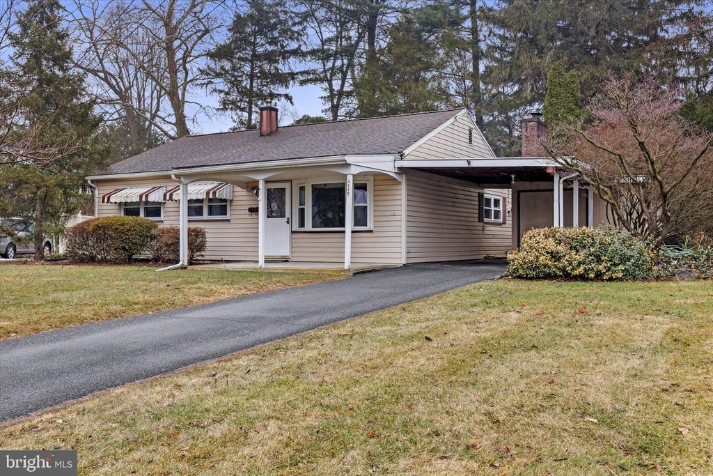 Photo of 2680 Broad Street, EAST PETERSBURG, PA 17520 (MLS # PALA2083810)