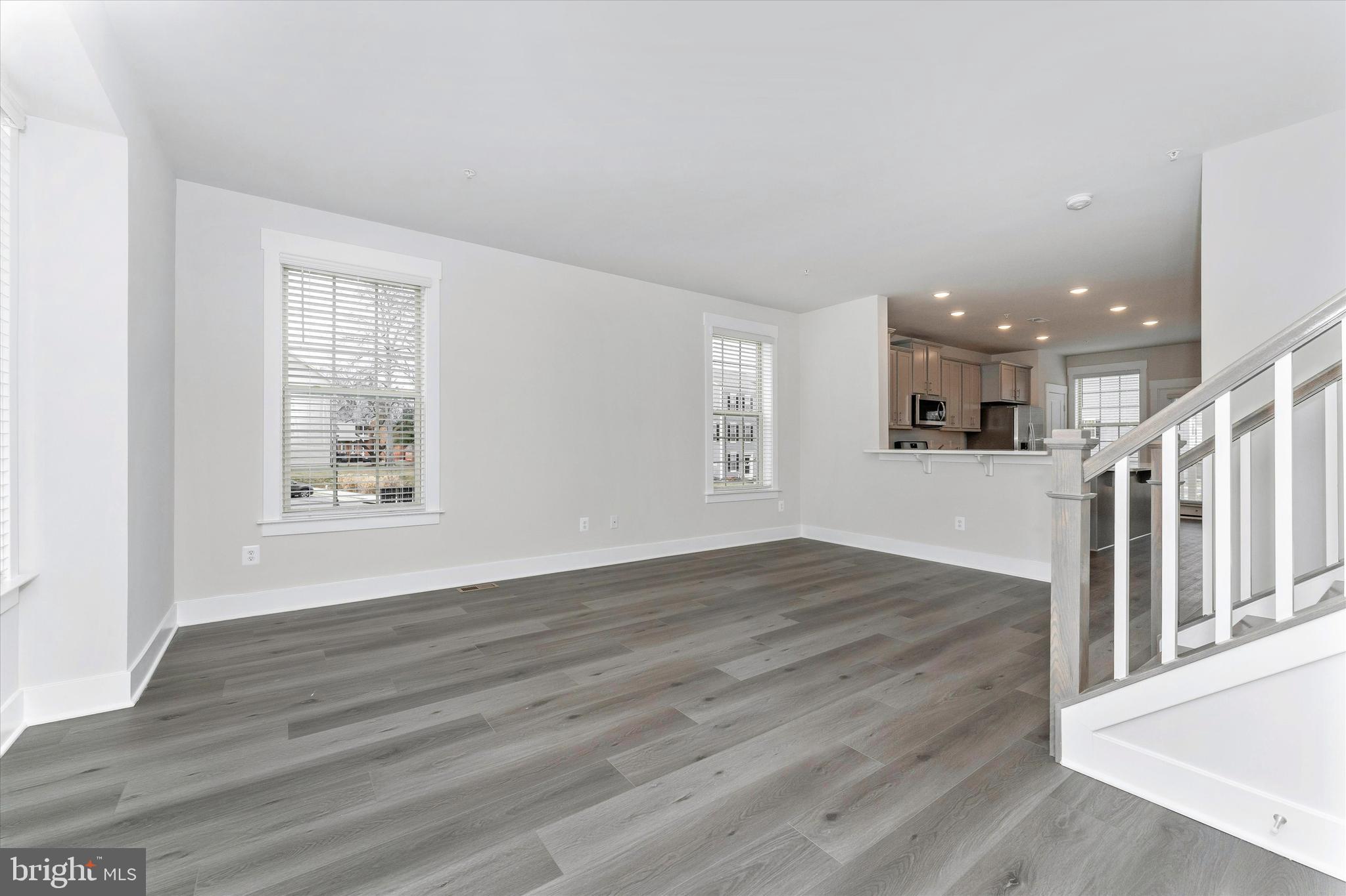 MACALLAN CROSSING - Residential Lease