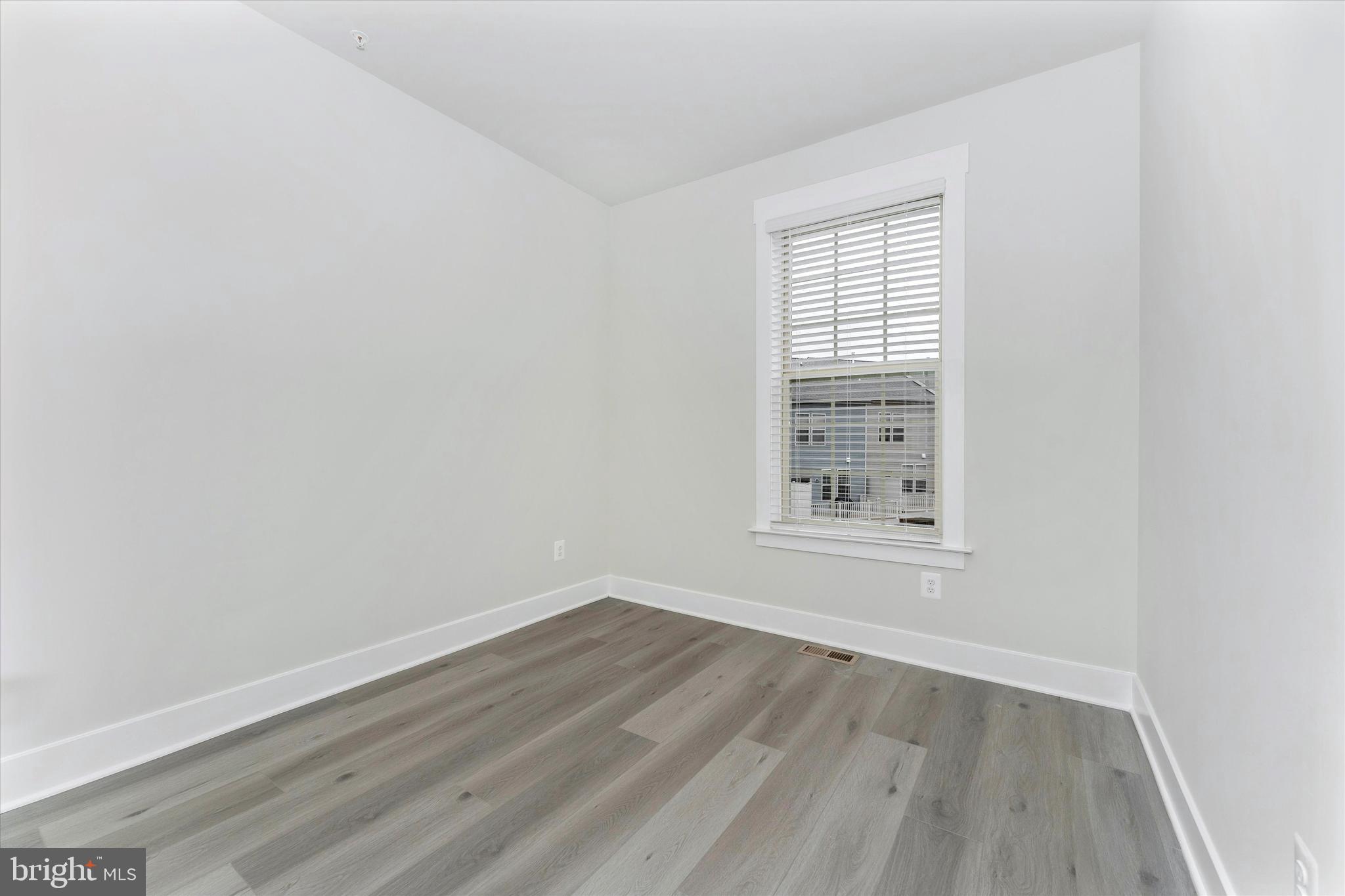 MACALLAN CROSSING - Residential Lease