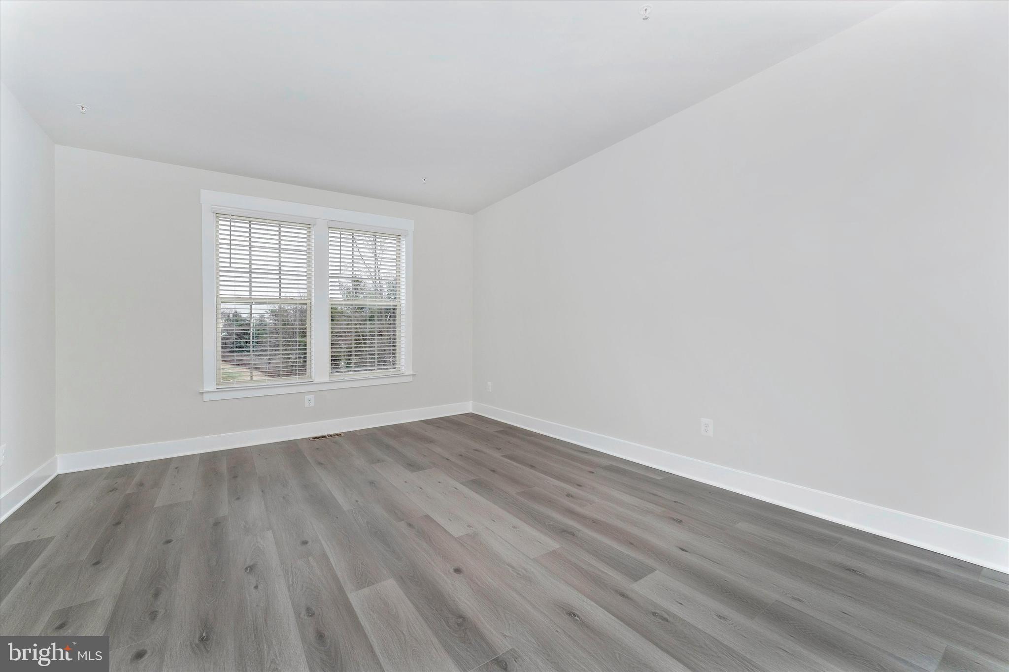 MACALLAN CROSSING - Residential Lease