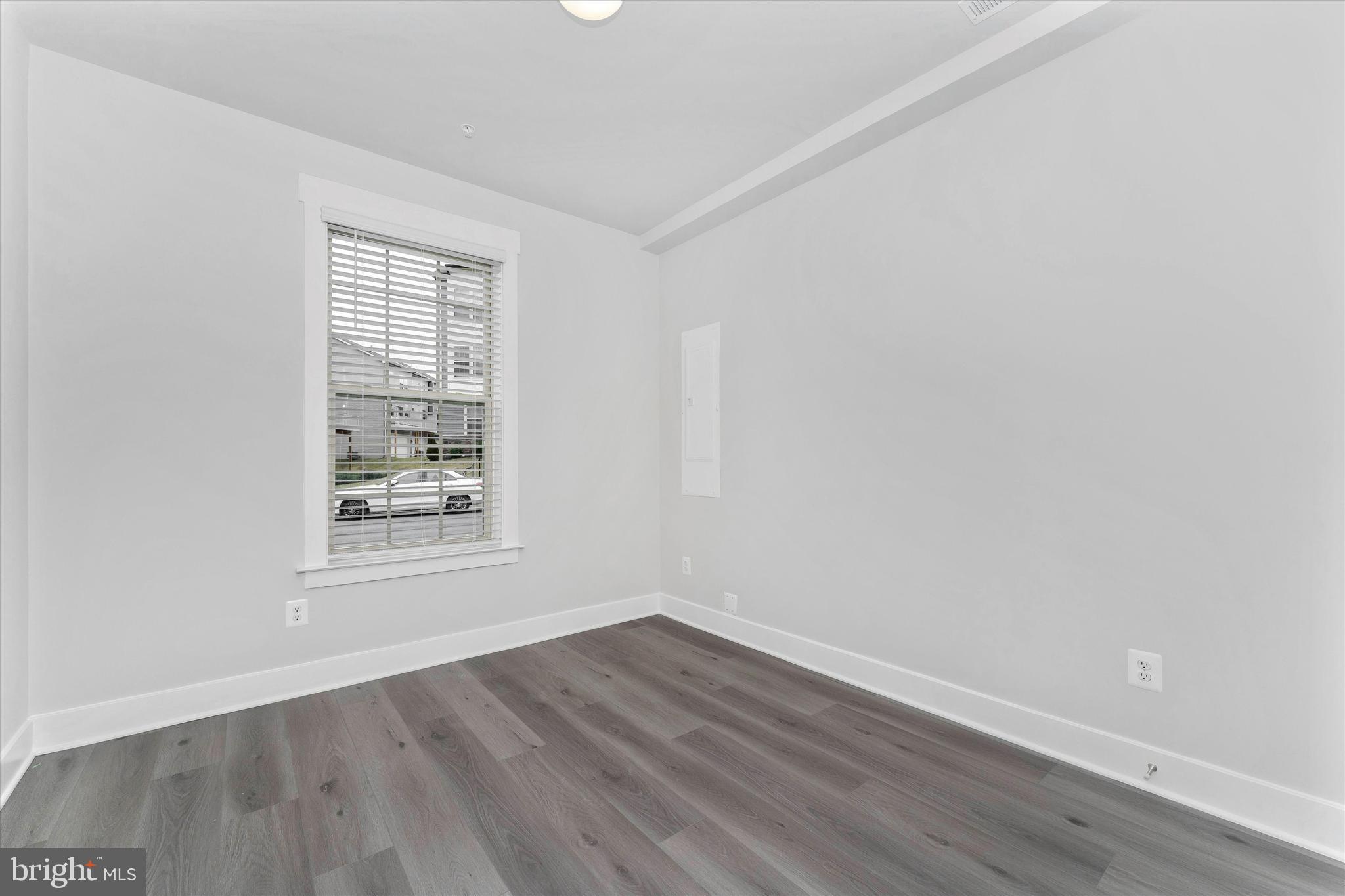 MACALLAN CROSSING - Residential Lease