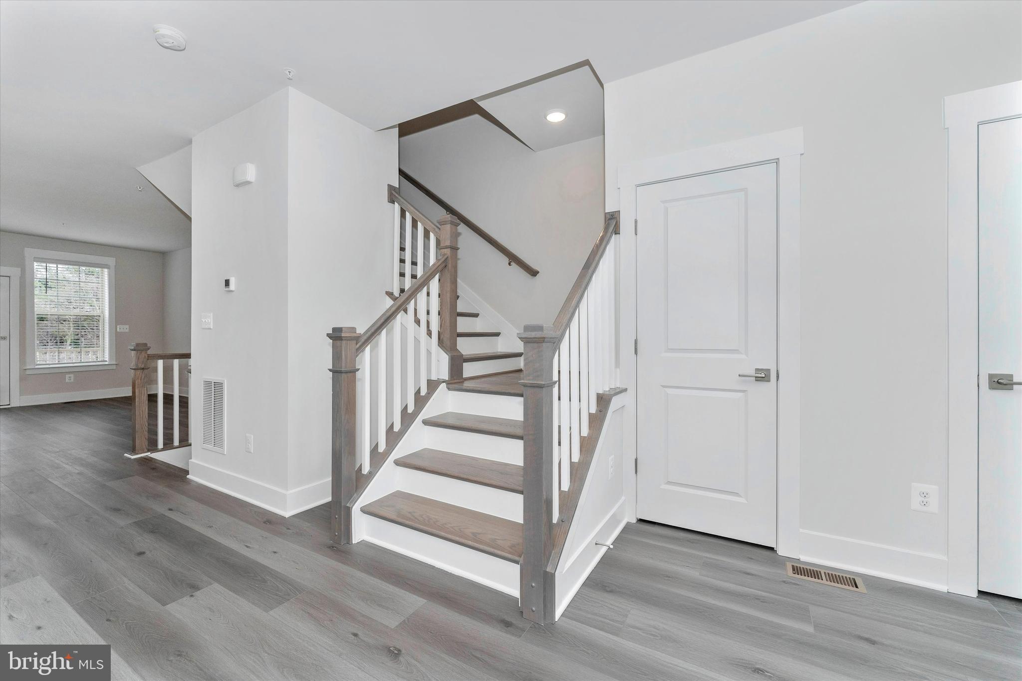 MACALLAN CROSSING - Residential Lease