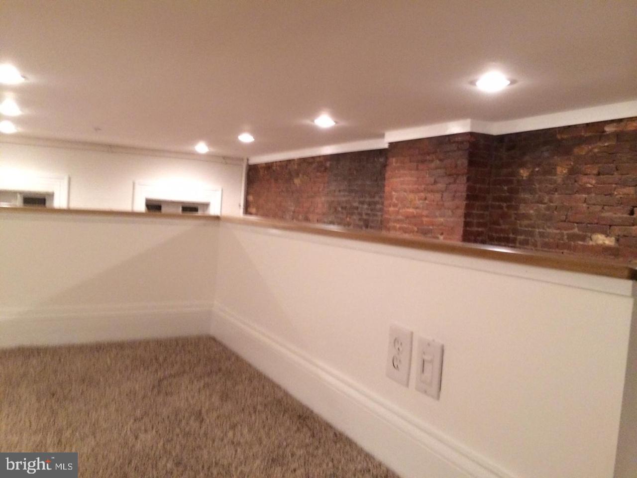 FAIRMOUNT - Residential Lease