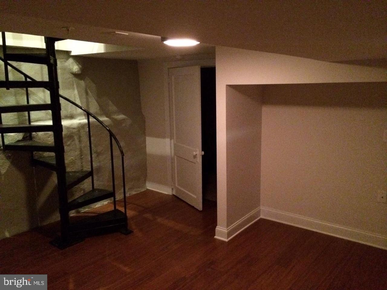 FAIRMOUNT - Residential Lease