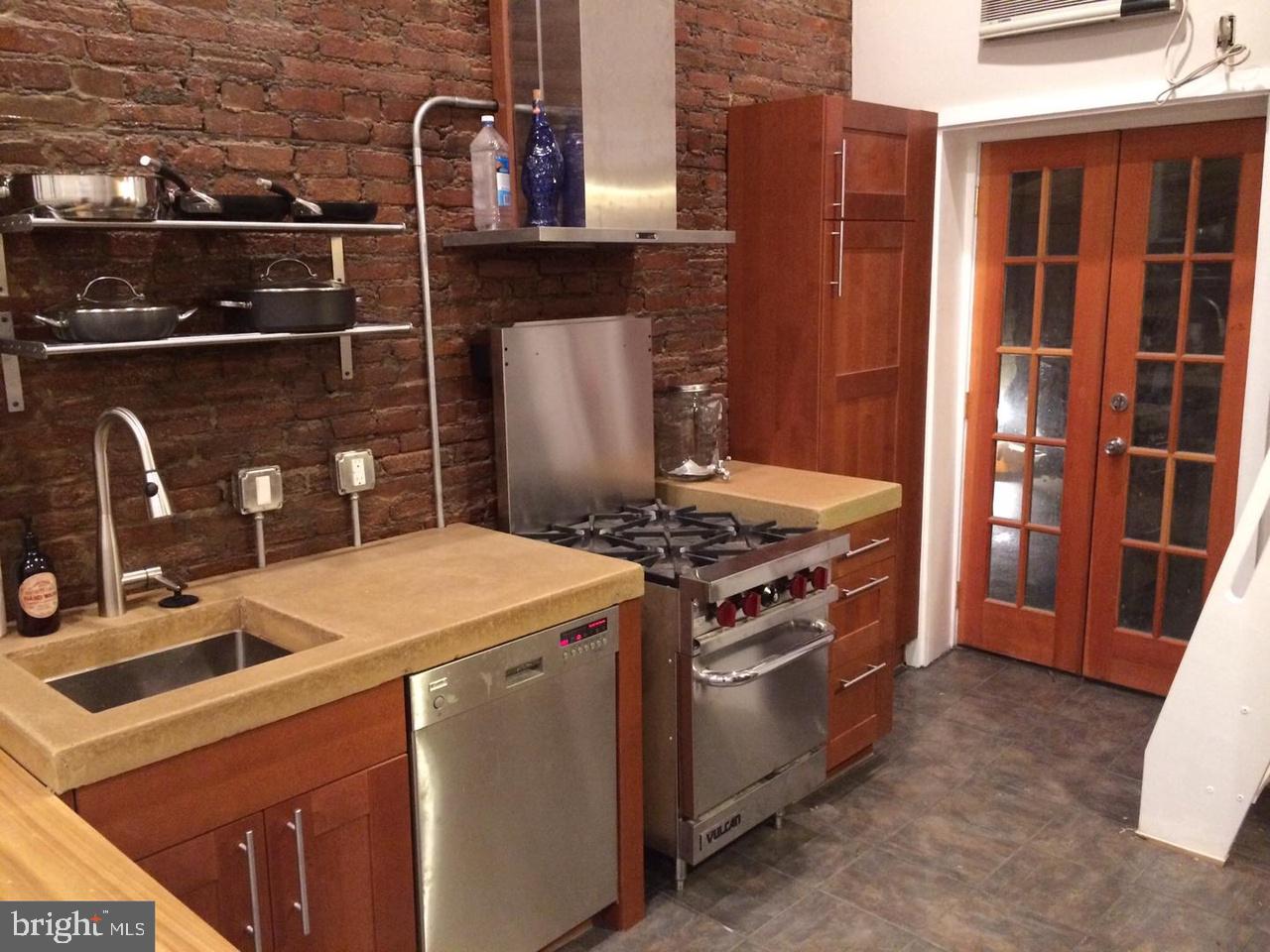 FAIRMOUNT - Residential Lease